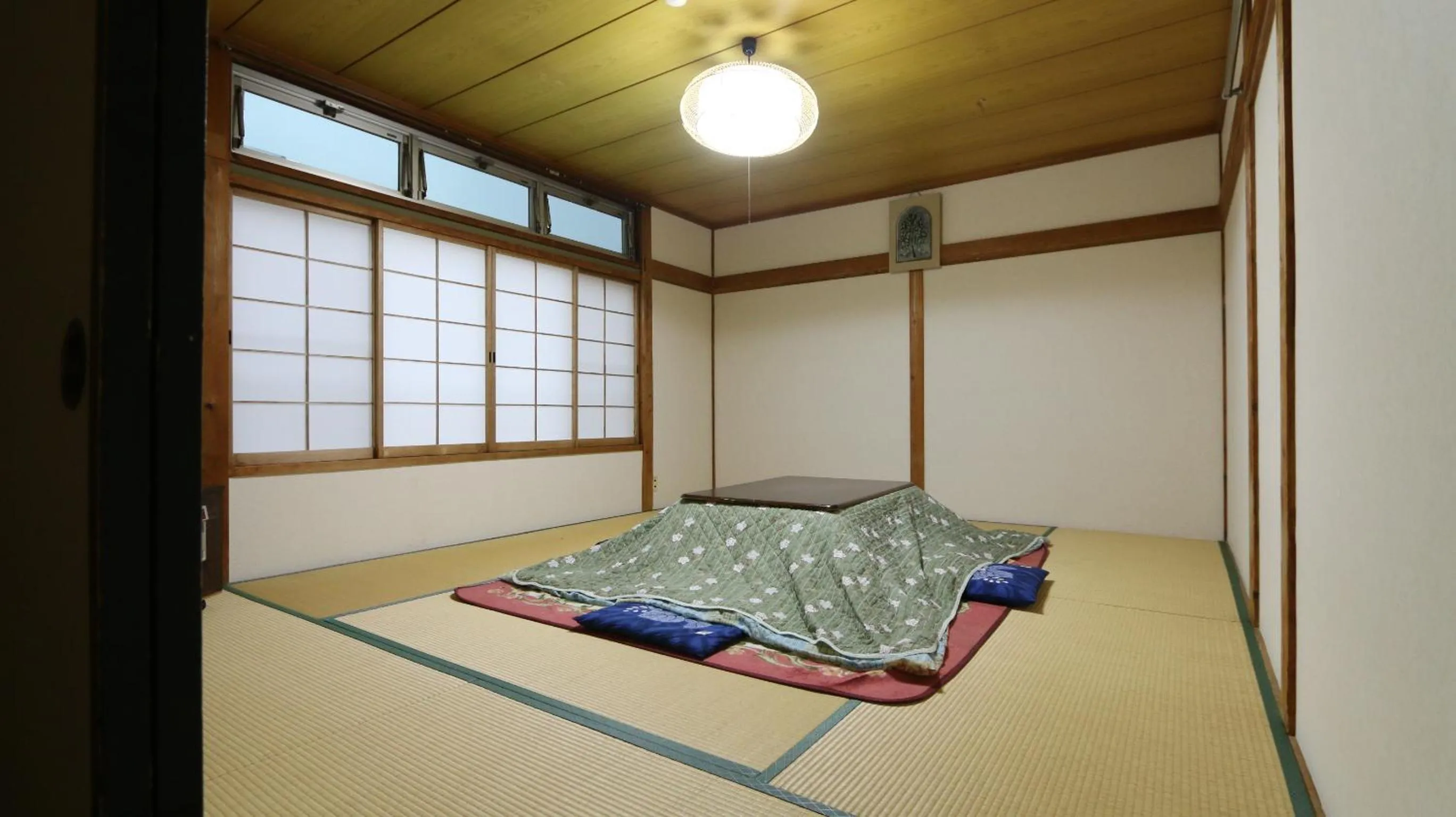 Photo of the whole room, Bed in Oze Shinkousou