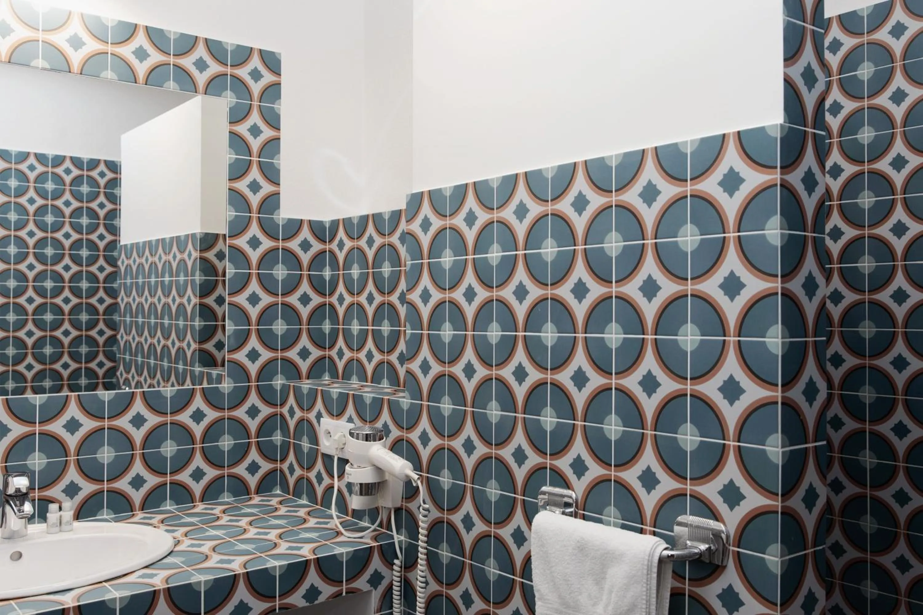 Bathroom in Coq Hotel