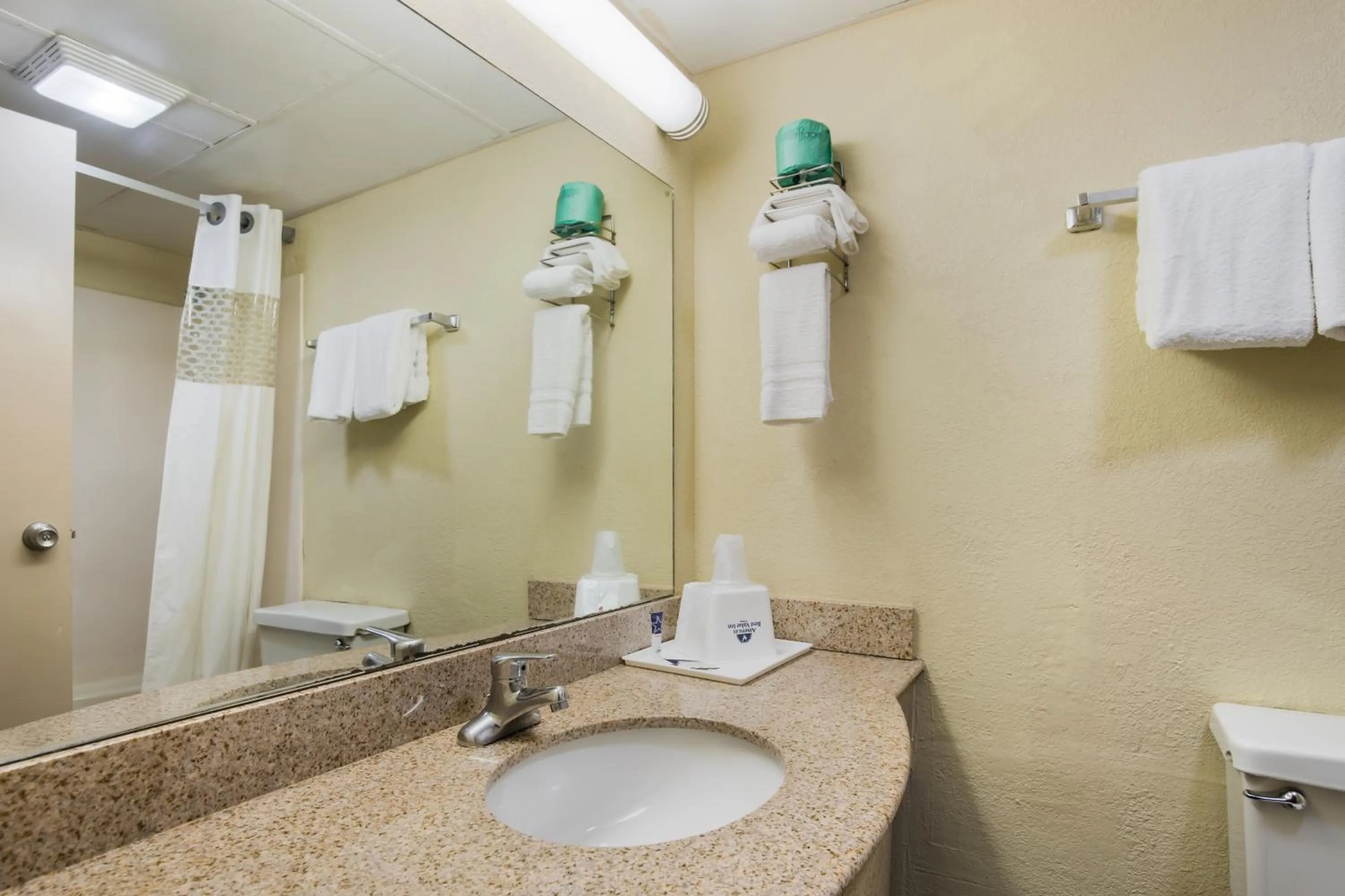 Bathroom in Americas Best Value Inn Tulsa I-44