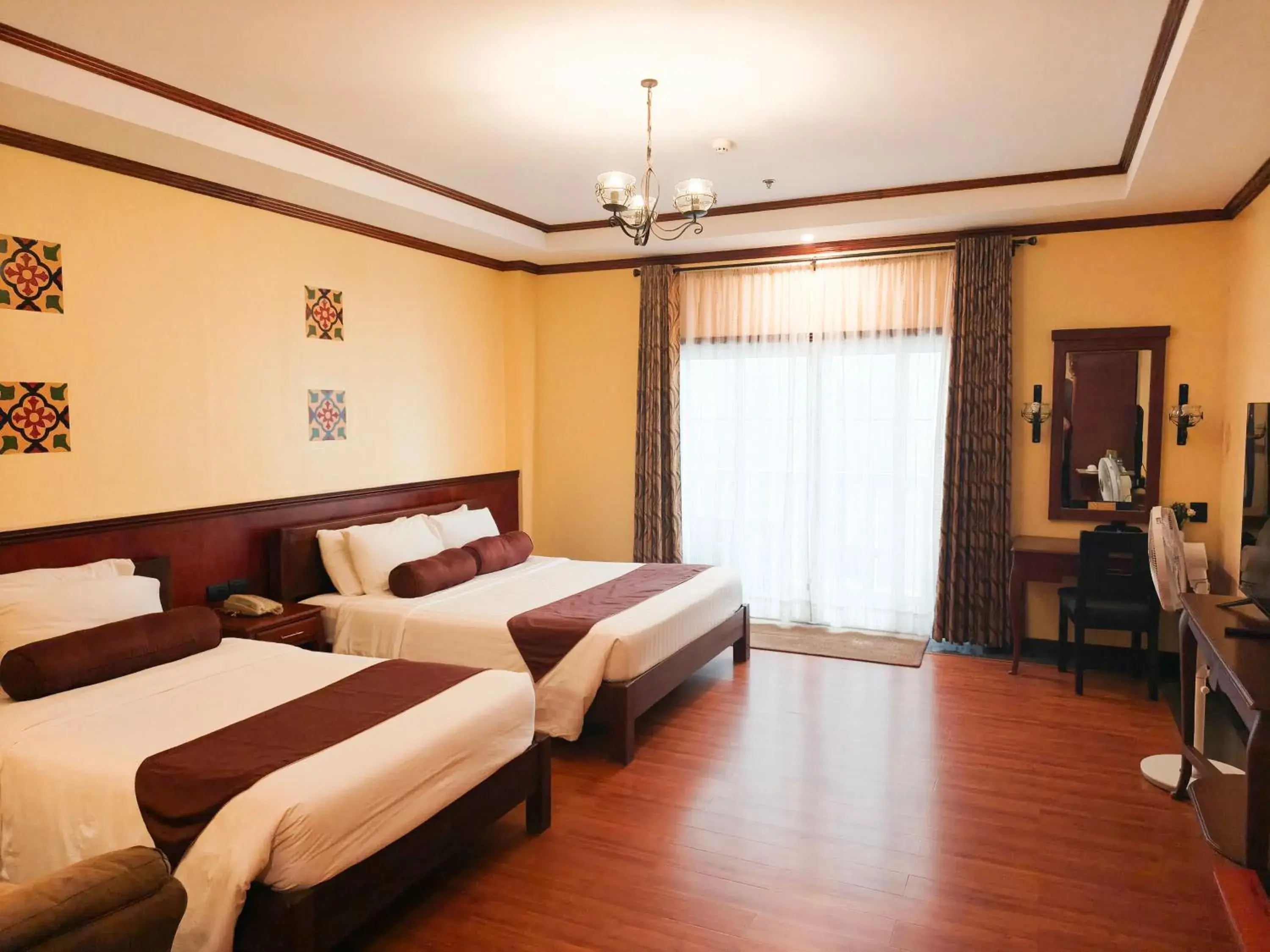 Deluxe Triple Room in Sunlight Hotel Coron Deluxe Triple Room in Sunlight Hotel Coron