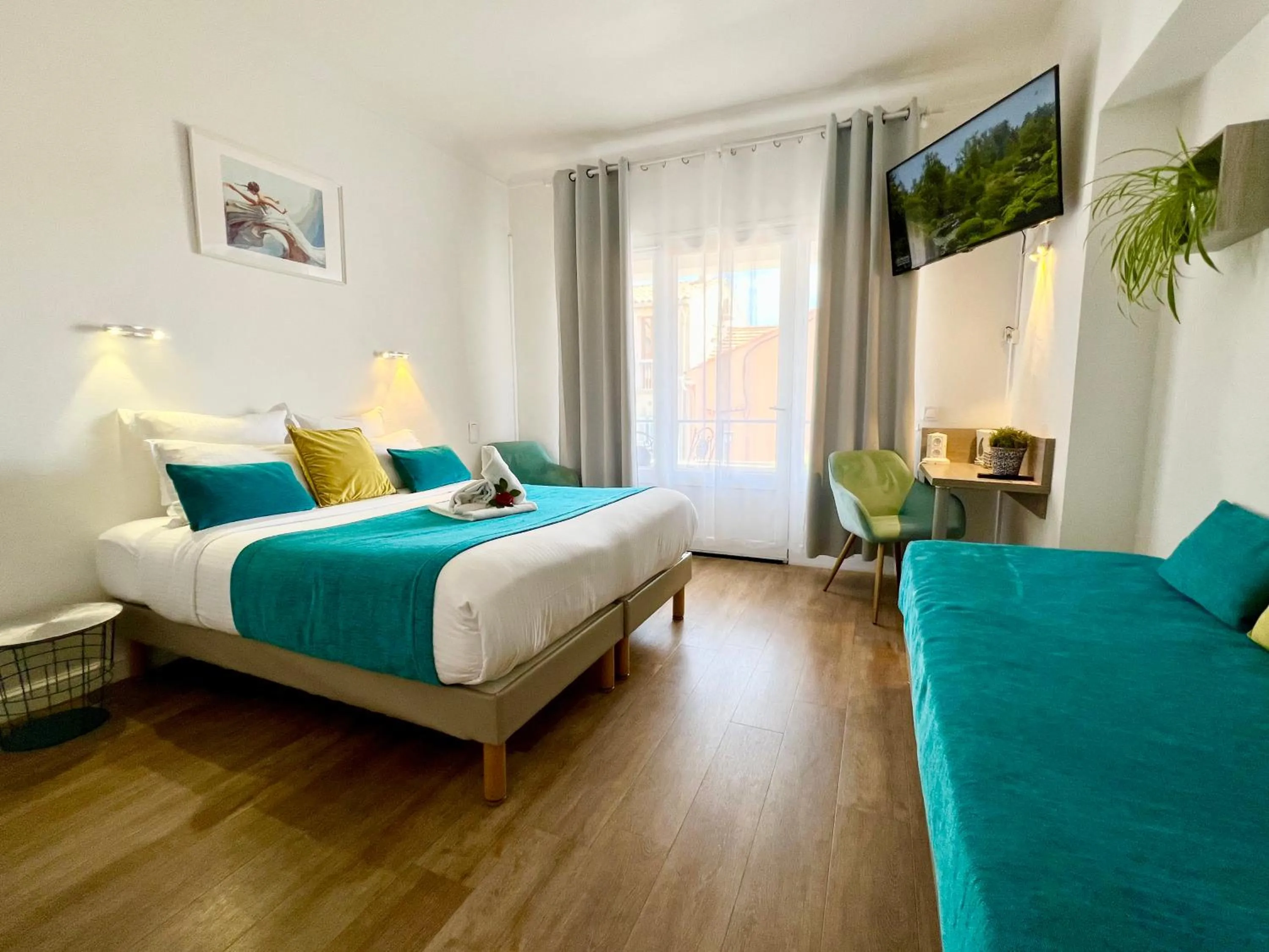 Superior Room with Balcony and Village View in Hotel L'Escapade
