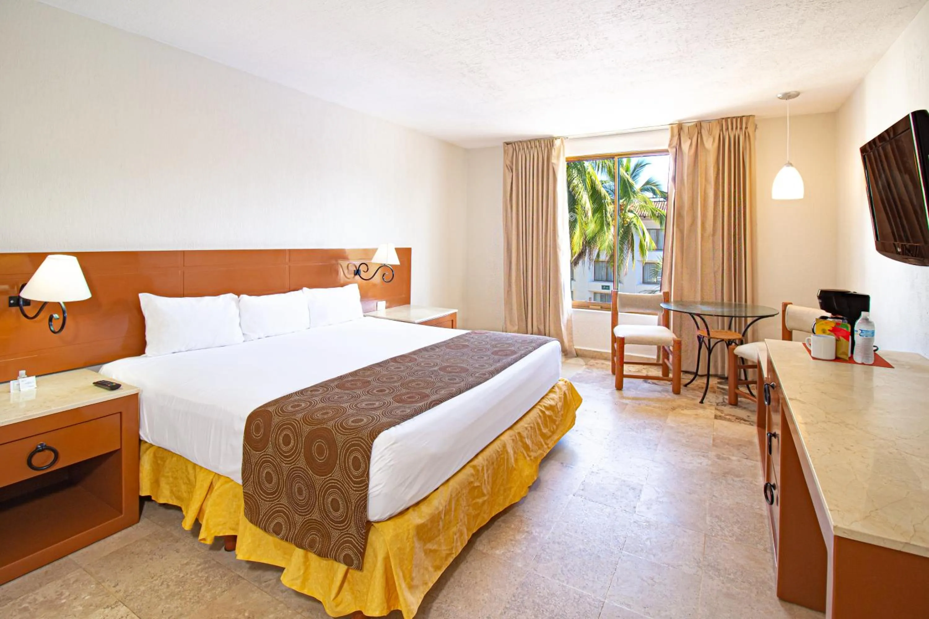 View (from property/room), Bed in Plaza Pelicanos Club Beach Resort All Inclusive