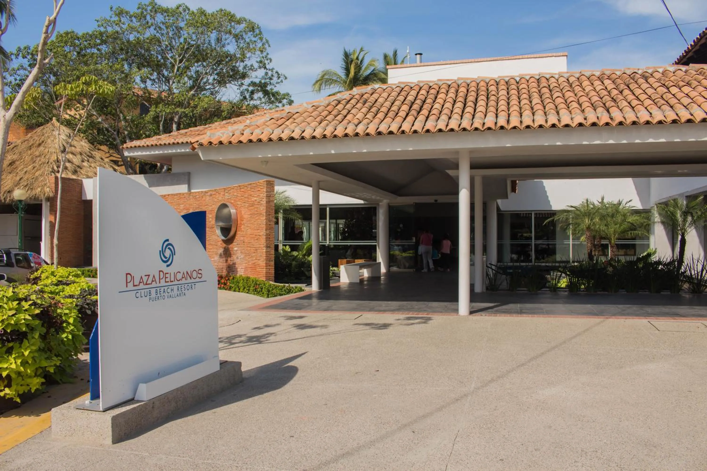 Facade/entrance in Plaza Pelicanos Club Beach Resort All Inclusive
