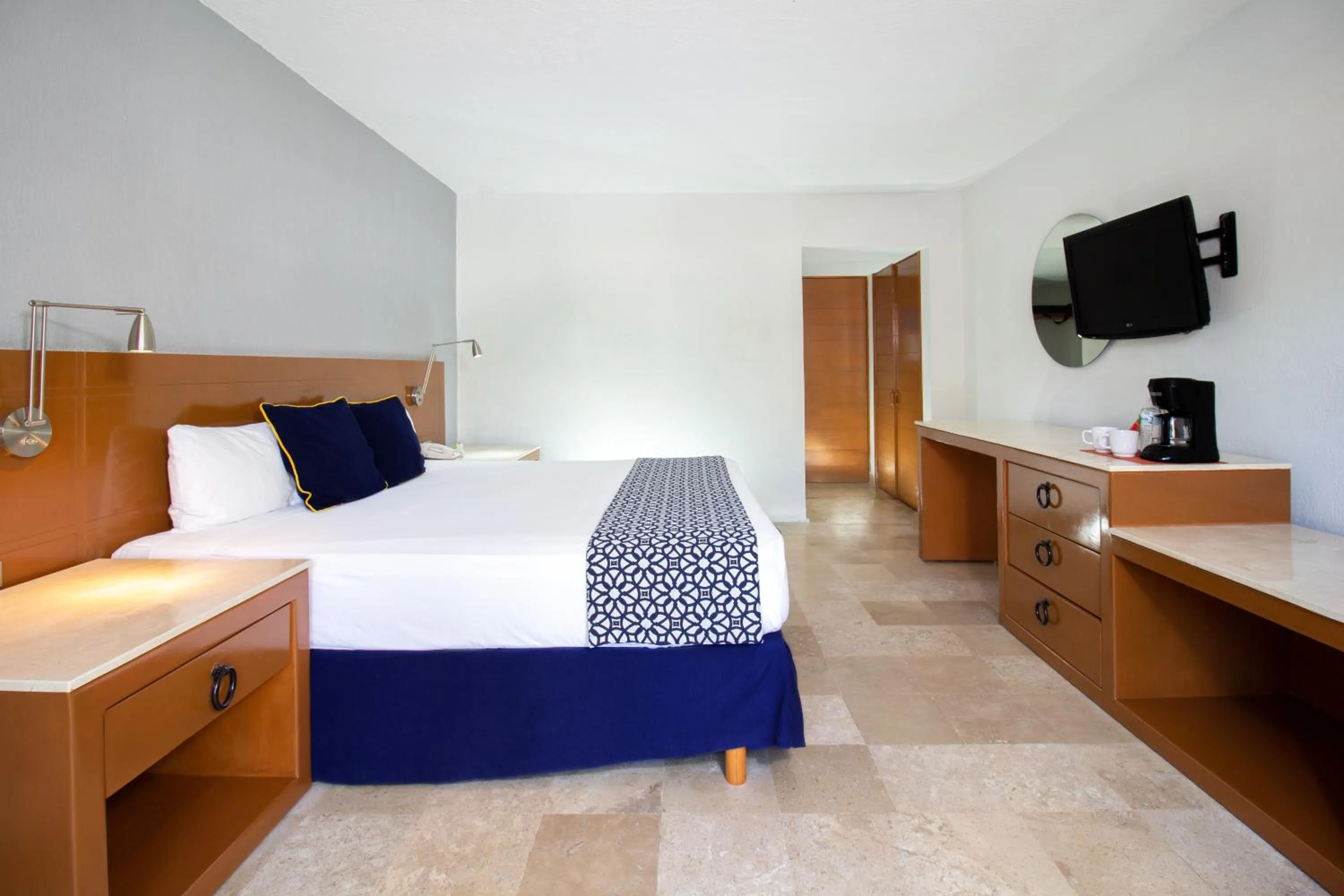 Bedroom, Bed in Plaza Pelicanos Club Beach Resort All Inclusive