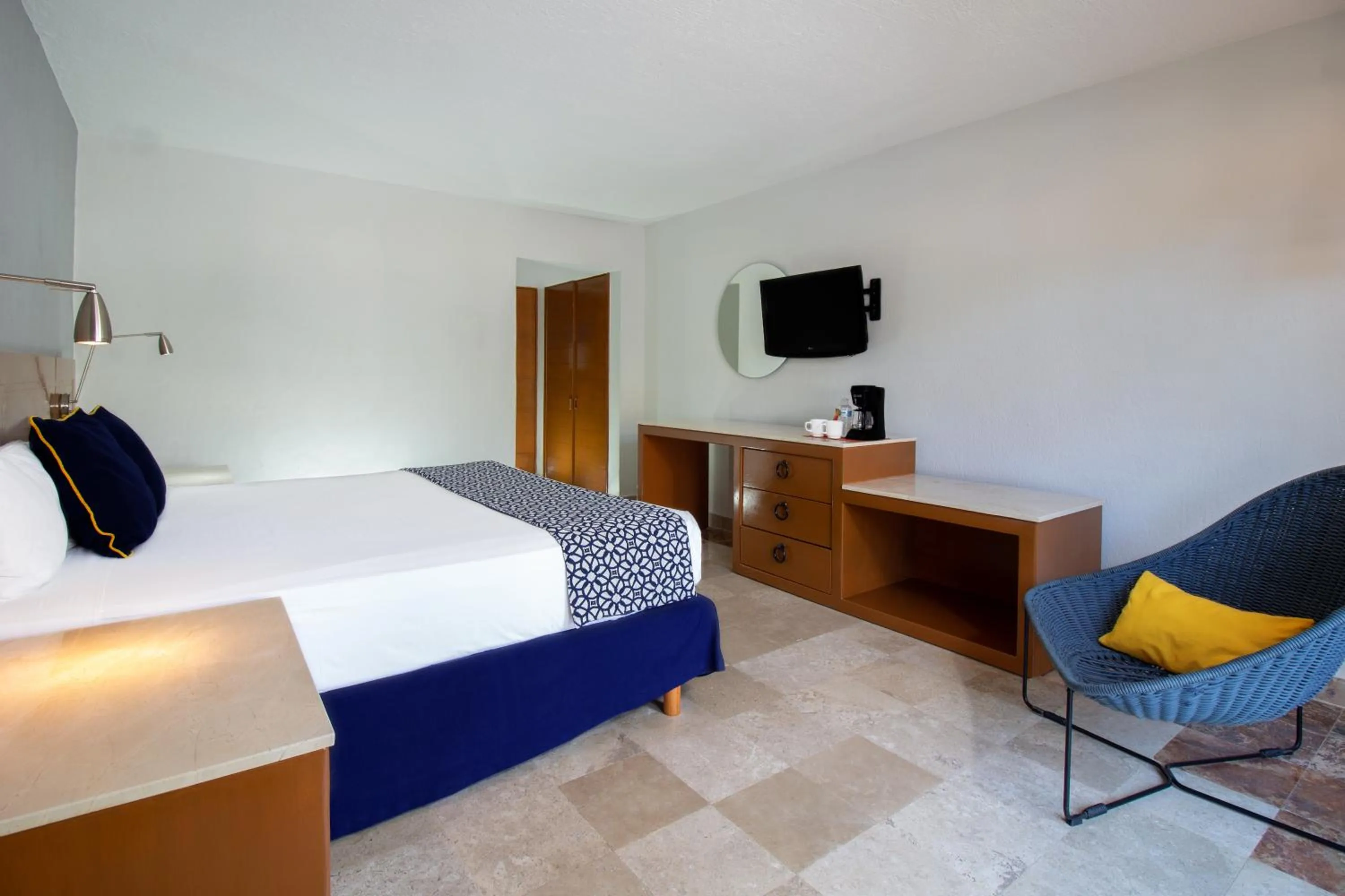 Bedroom, Bed in Plaza Pelicanos Club Beach Resort All Inclusive