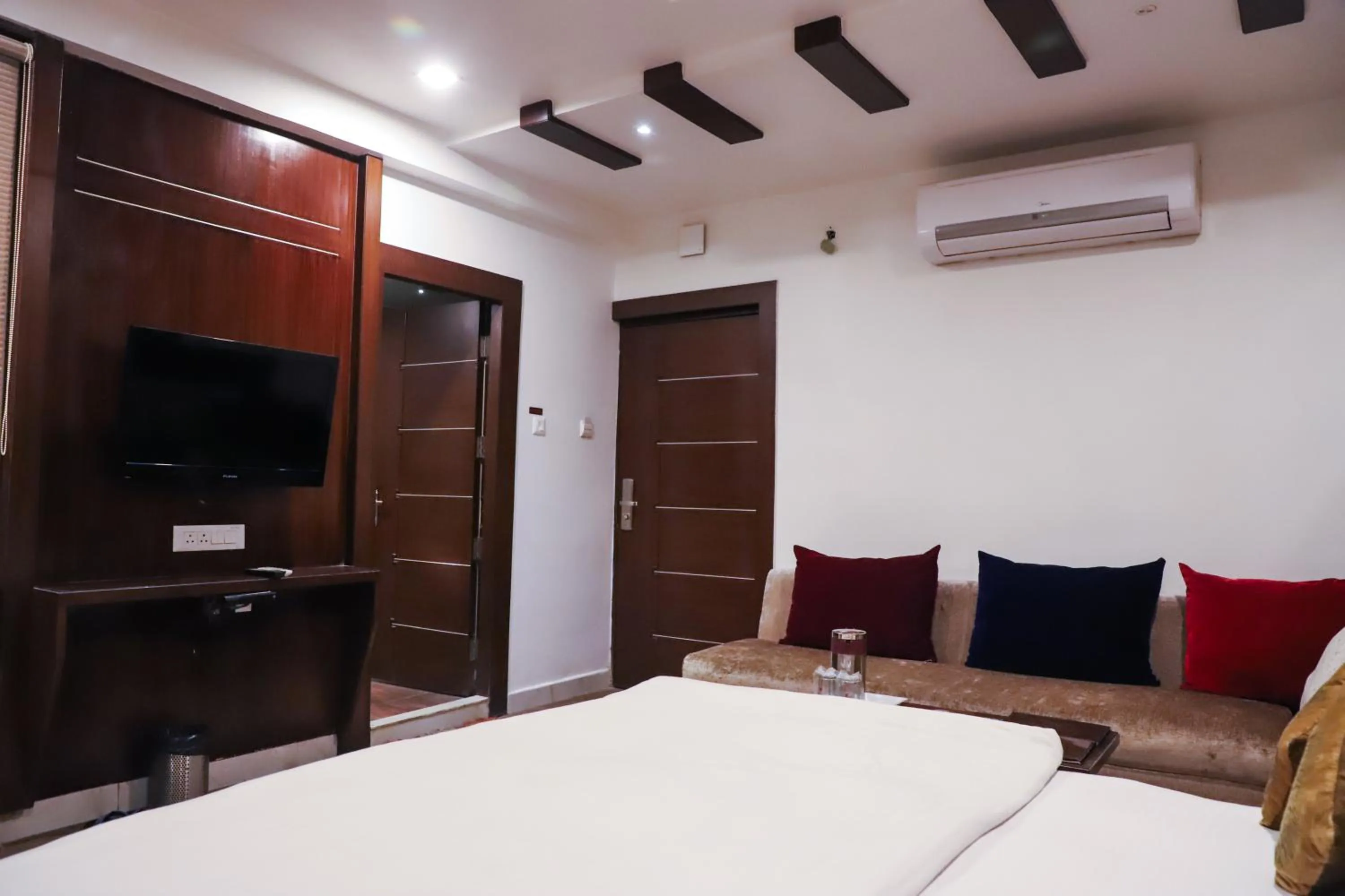 TV and multimedia, Bed in Vijan Palace