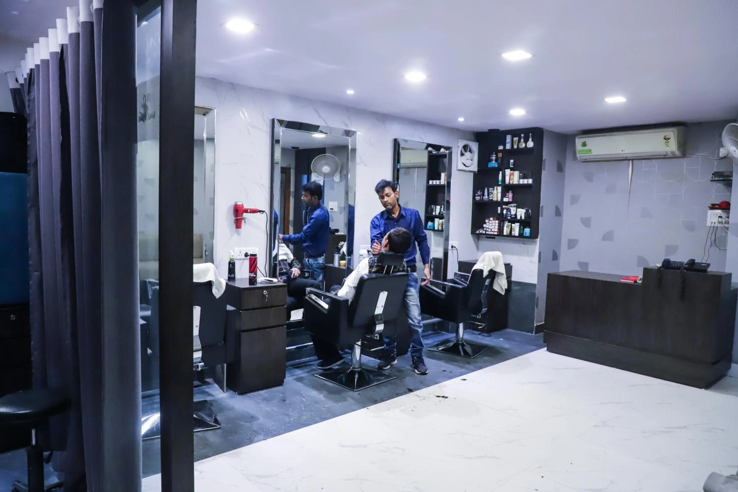 Staff in Vijan Palace