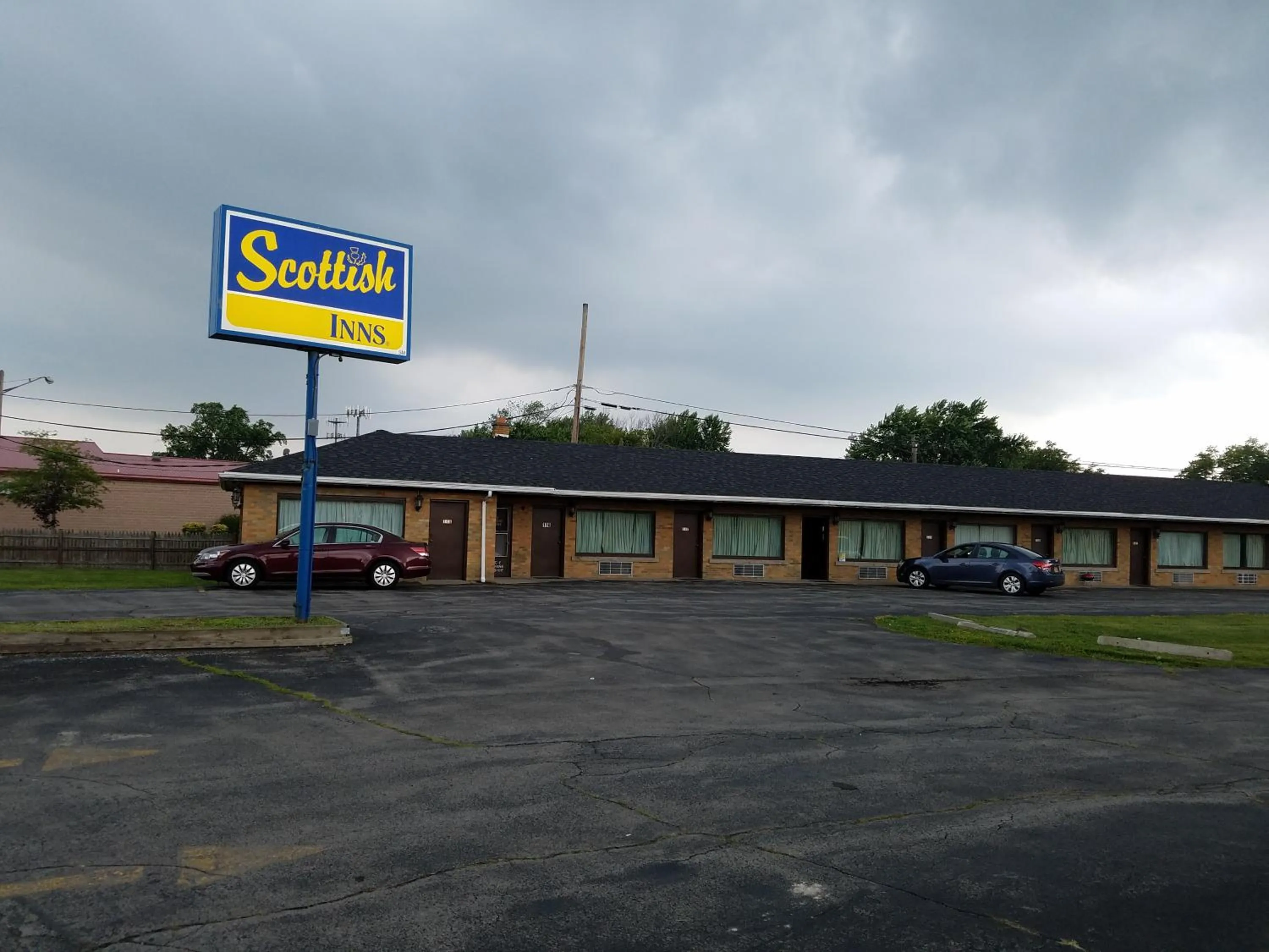 Property Building in Scottish Inns Niagara Falls