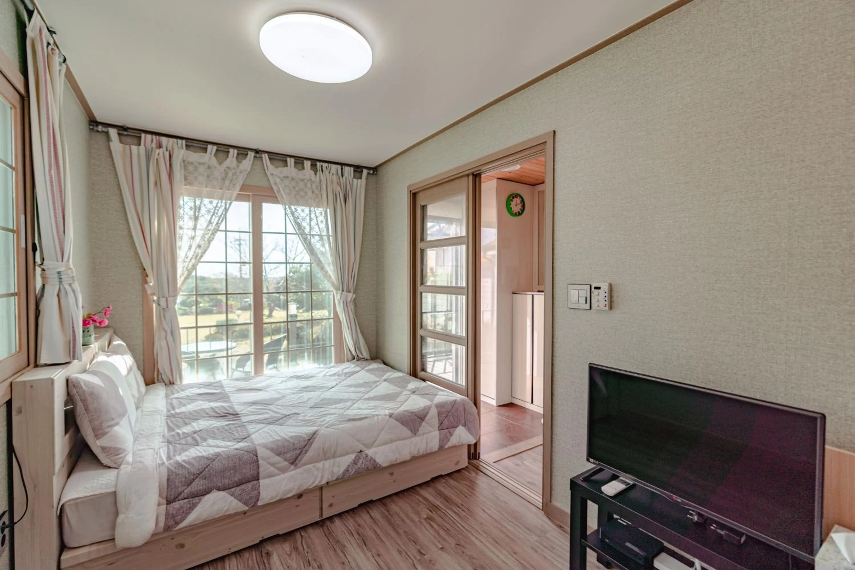 Bed in Arting Pension