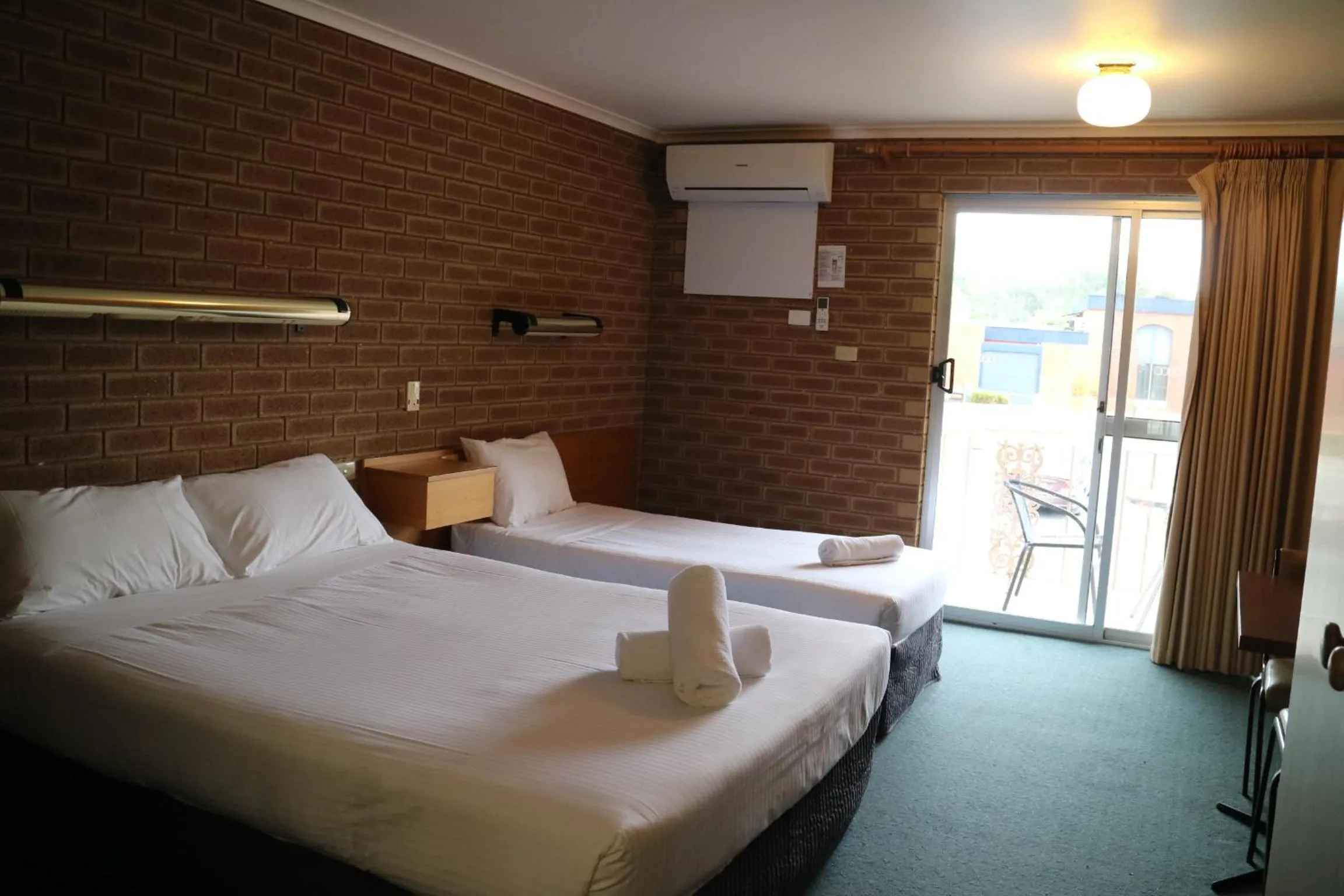 Bedroom, Bed in Corowa Golf Club Motel