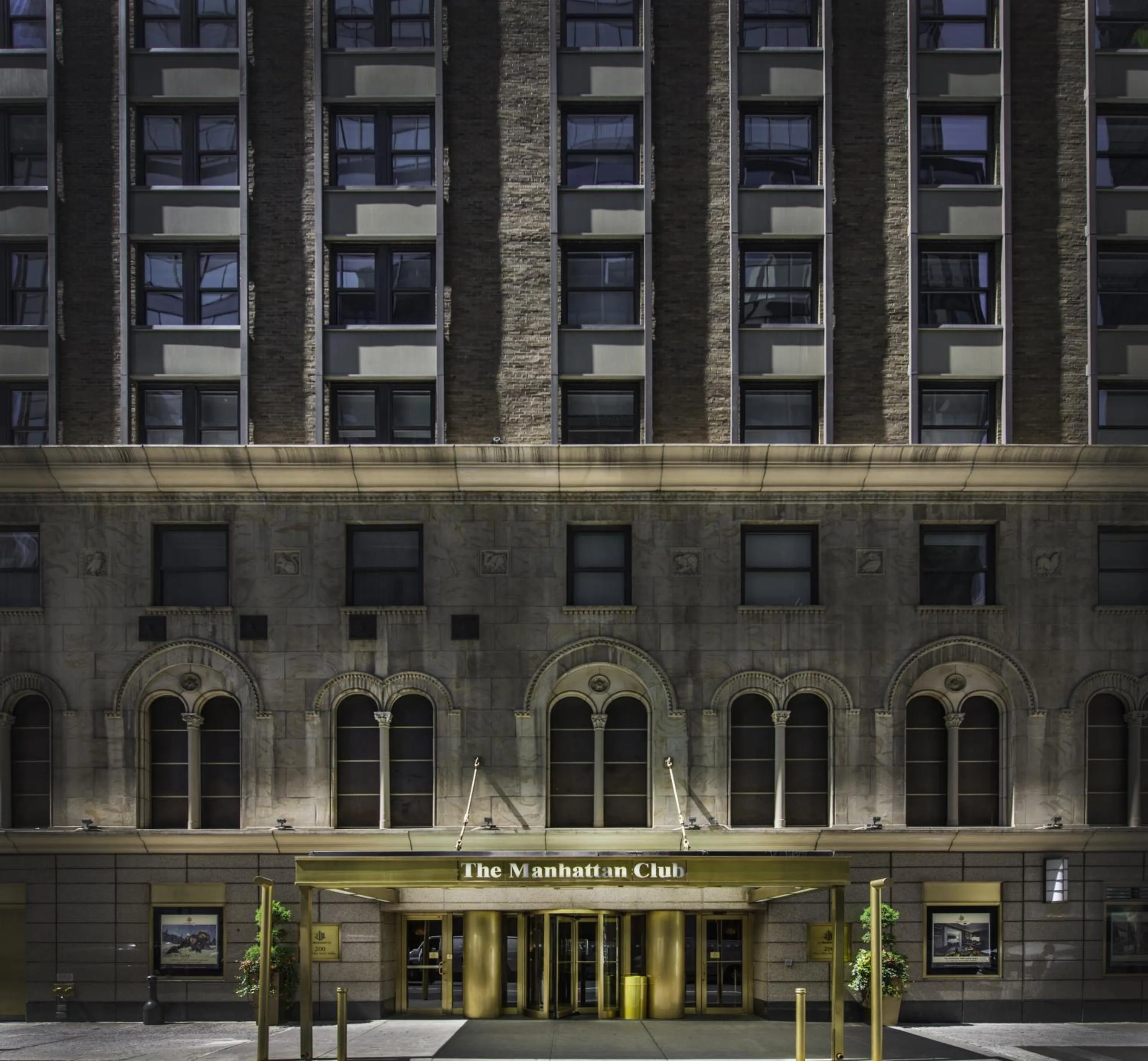 Facade/entrance in The Manhattan Club