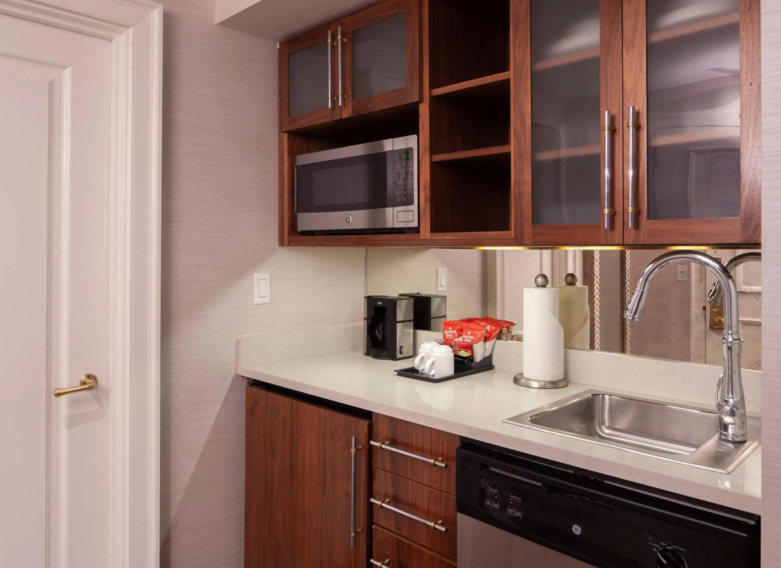 Kitchen or kitchenette in The Manhattan Club
