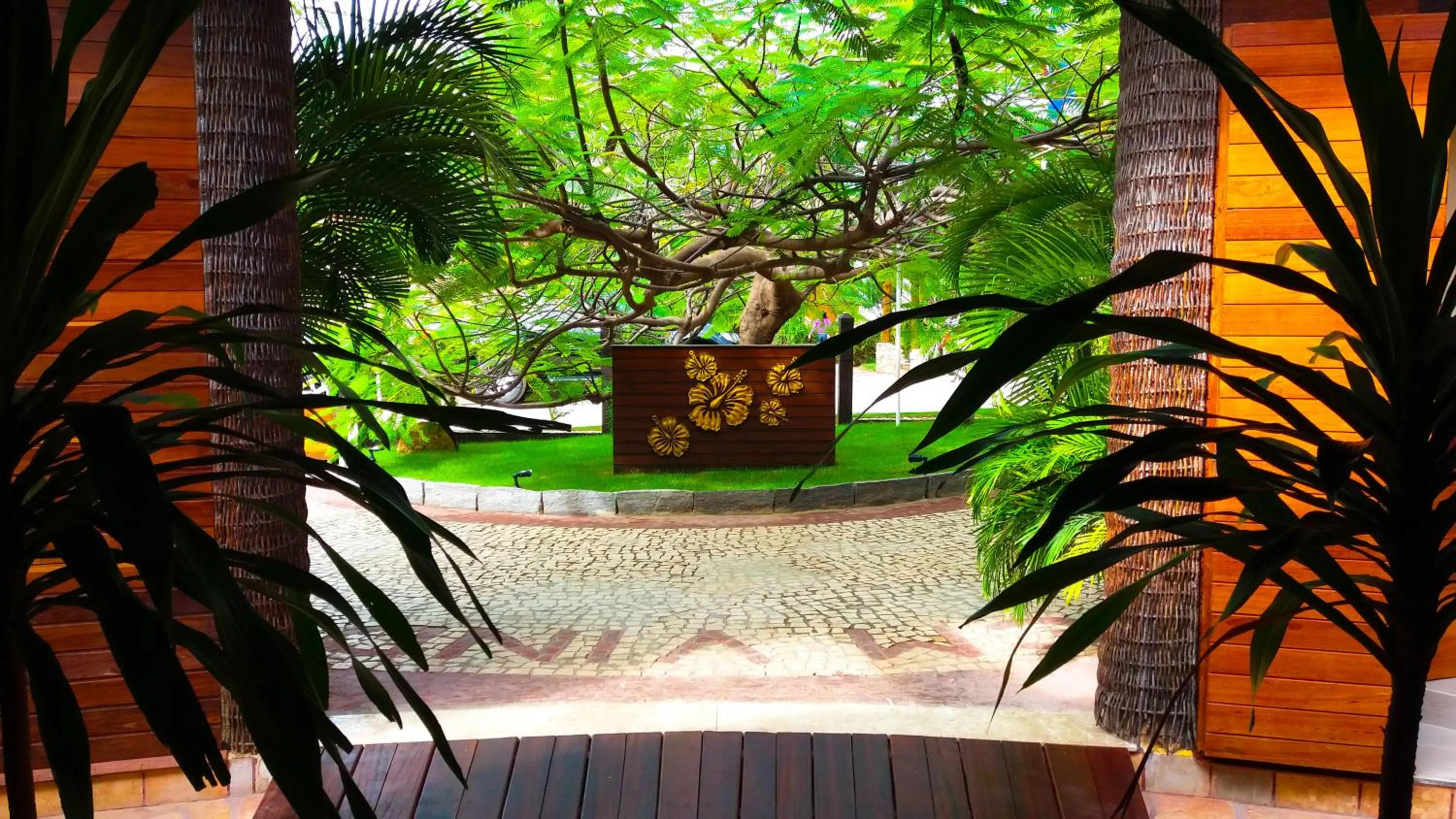 Facade/entrance in Long Beach