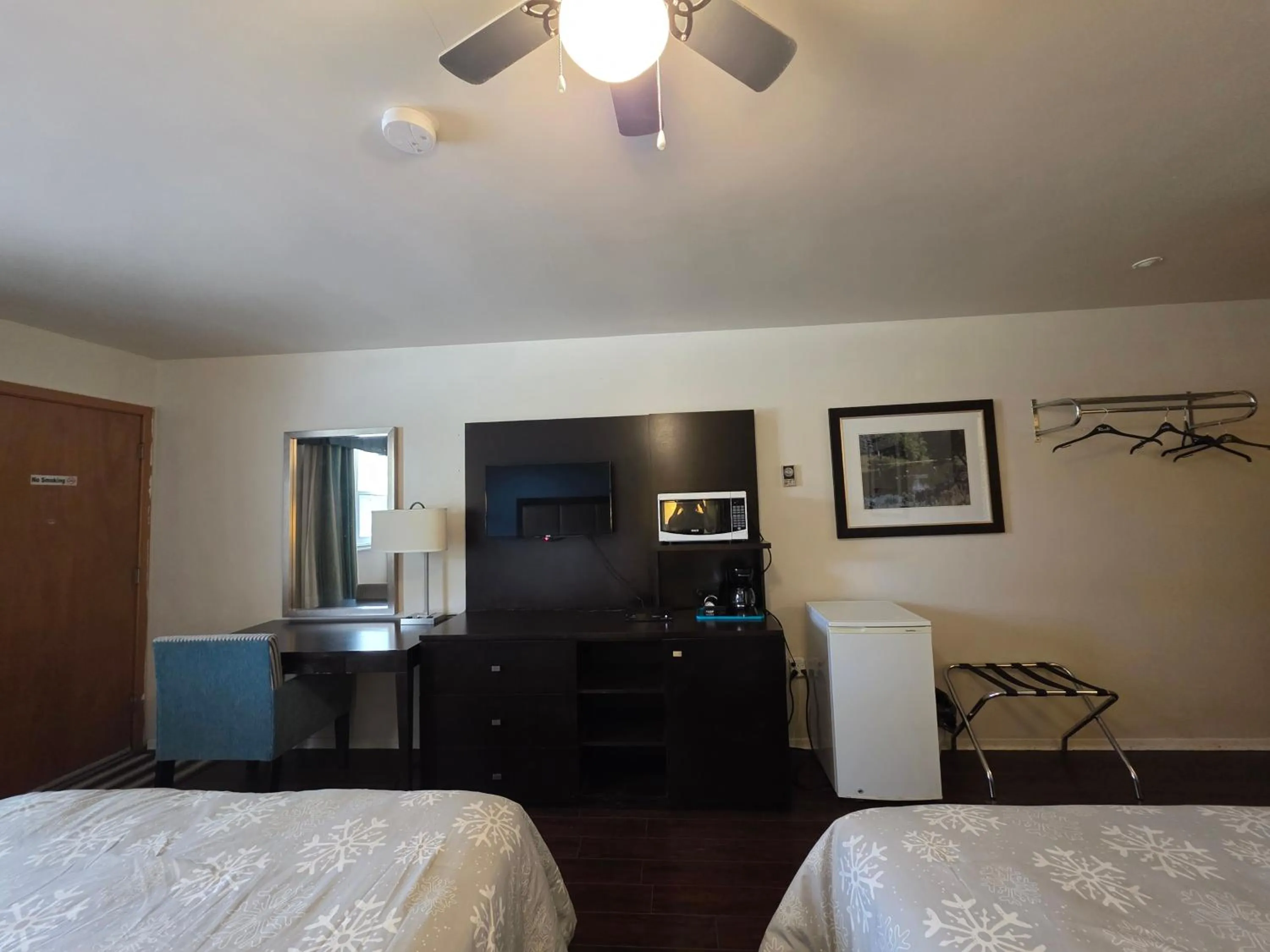 Bed in Shenstone Motor Inn and Restaurant