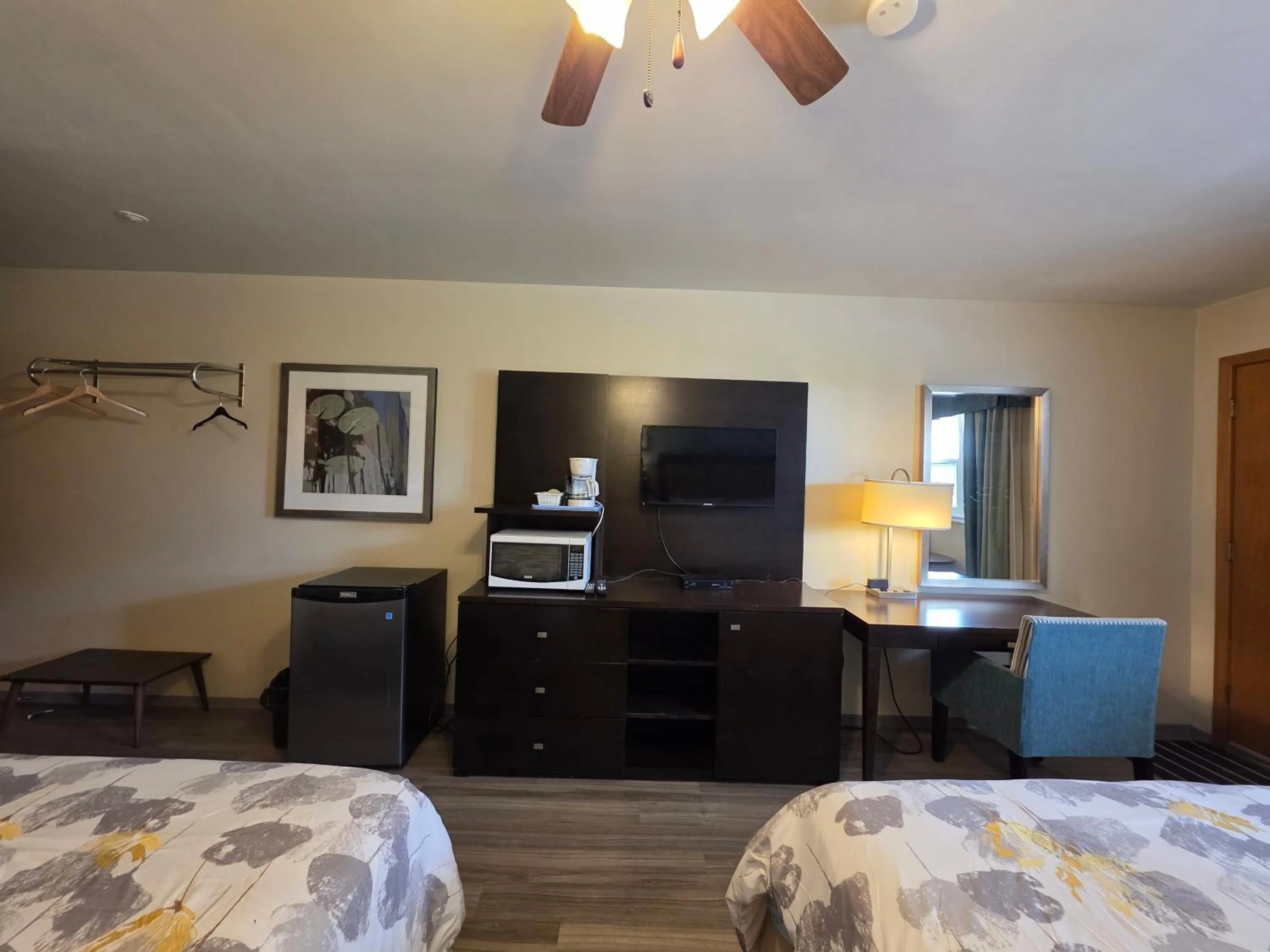 Bed in Shenstone Motor Inn and Restaurant