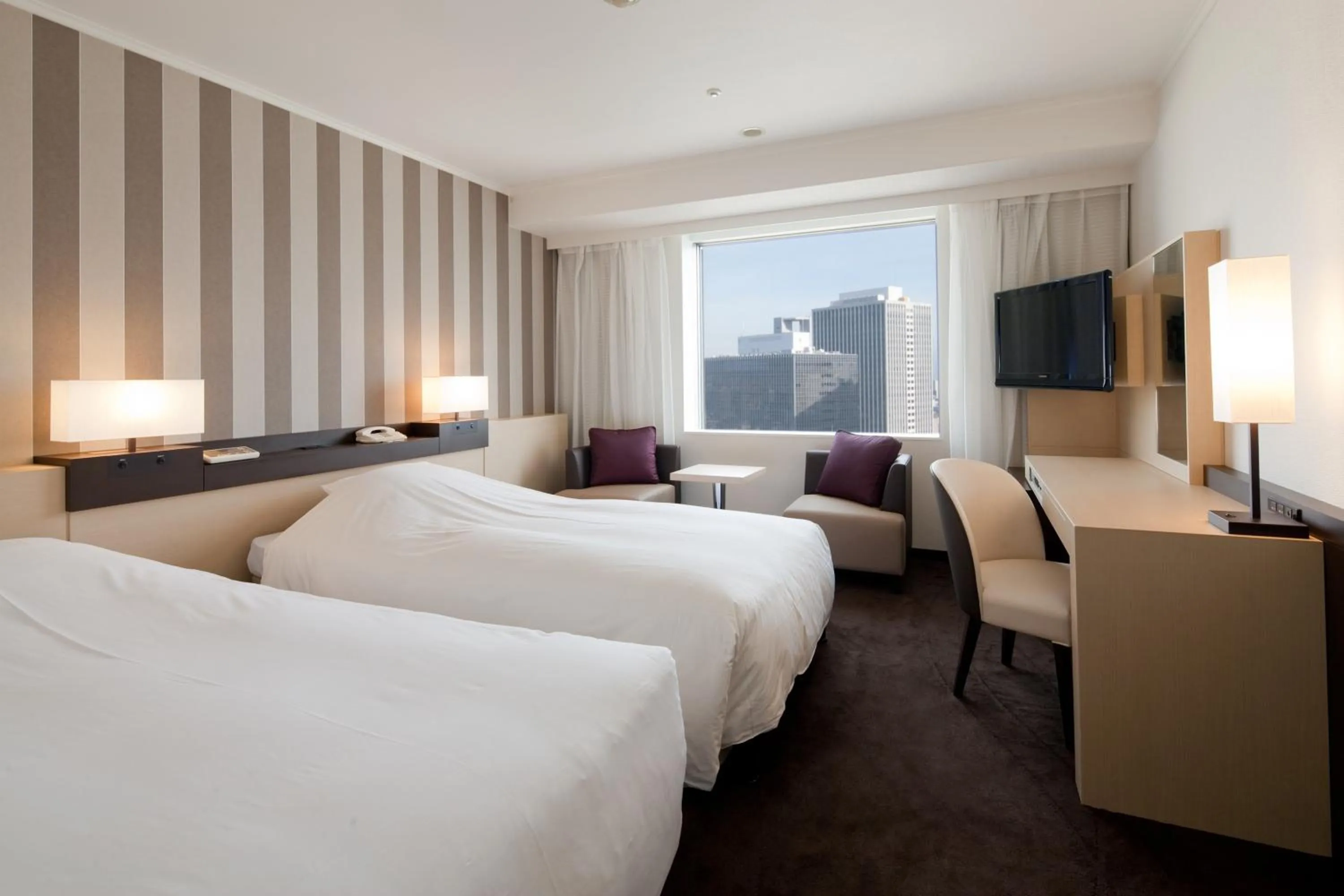 Photo of the whole room, Bed in Hotel Granvia Osaka-JR Hotel Group