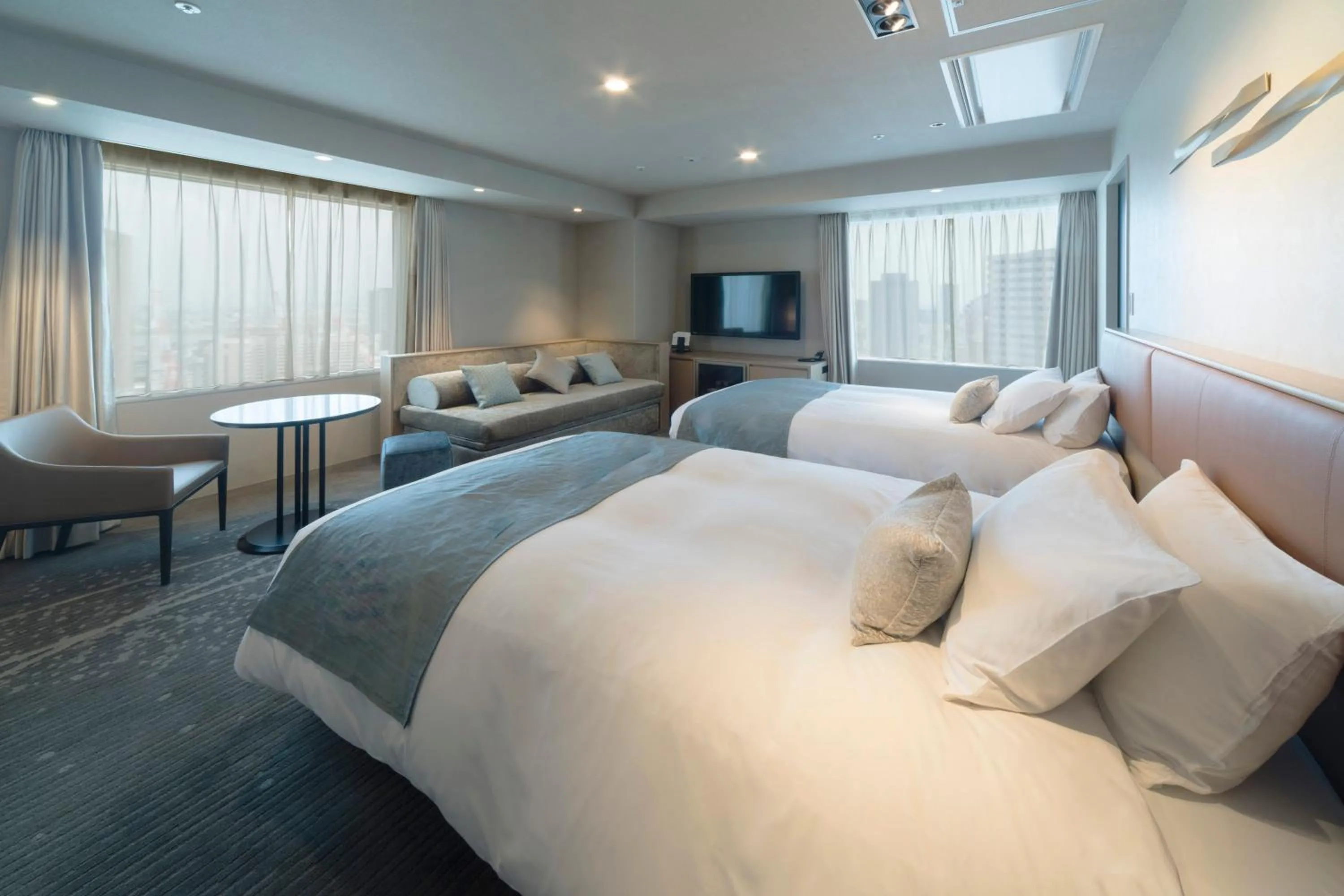 Bed in Hotel Granvia Osaka-JR Hotel Group