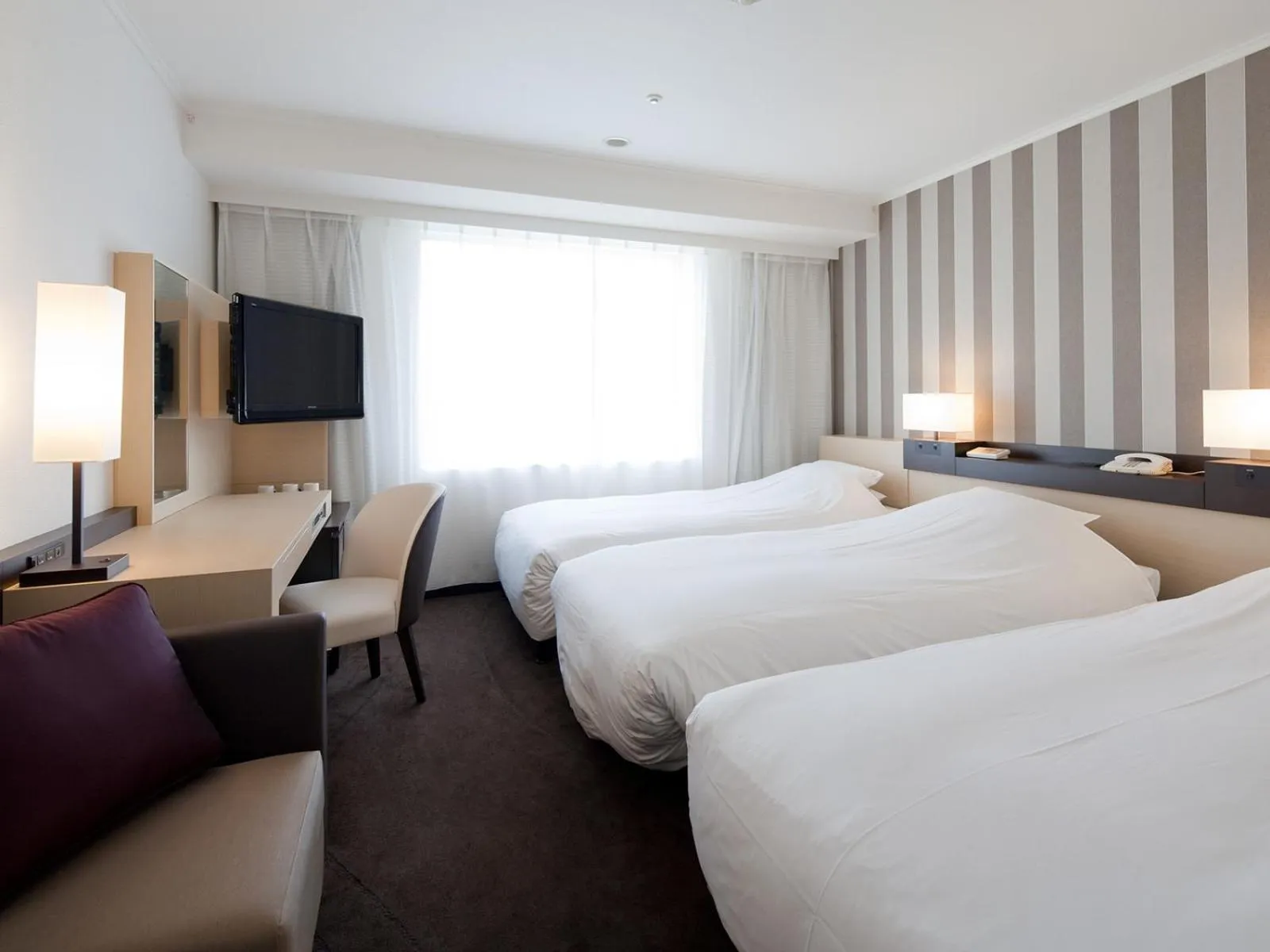 Bed in Hotel Granvia Osaka-JR Hotel Group
