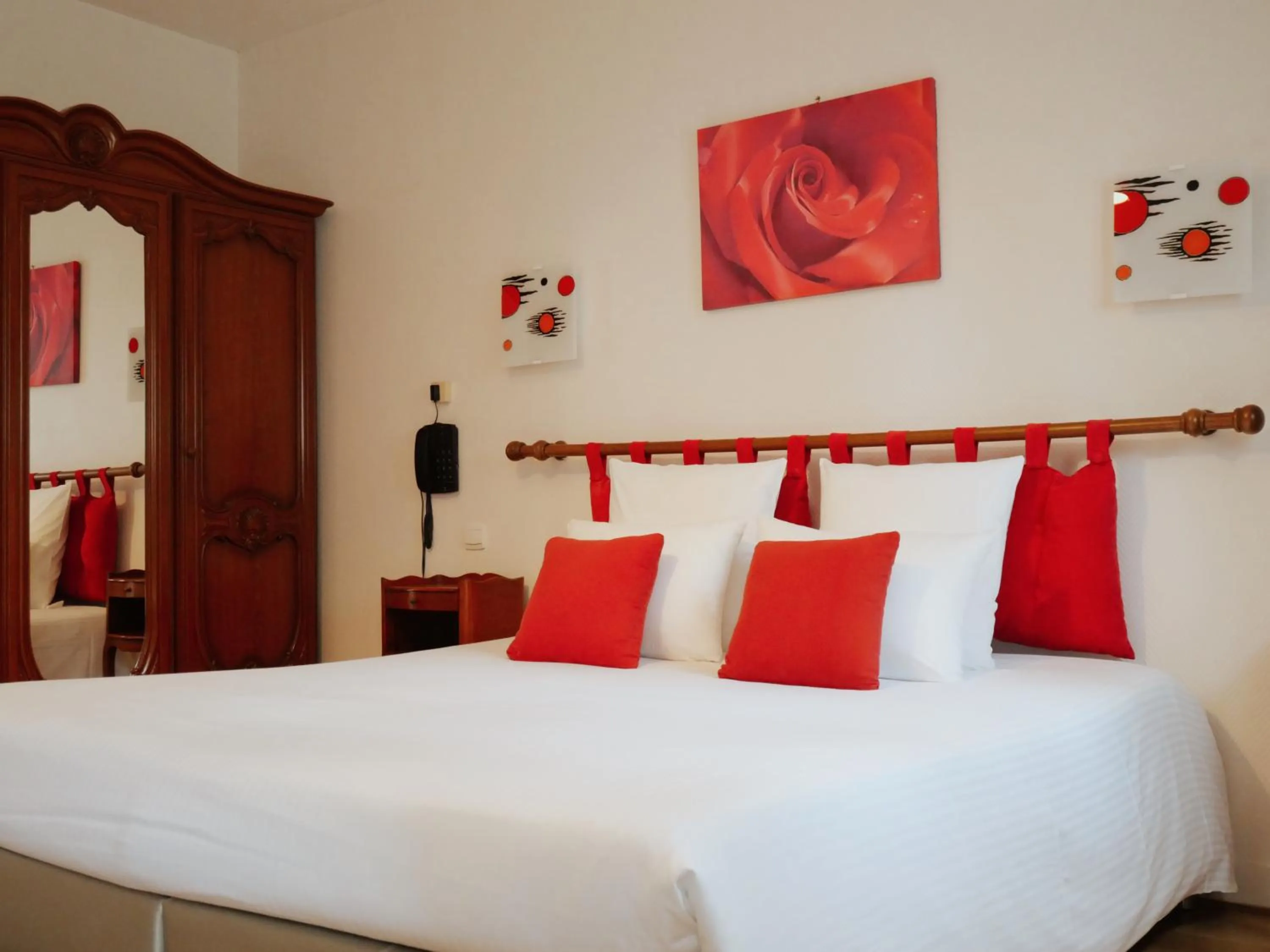 Bedroom, Bed in Logis Le Clos Deauville Saint Gatien