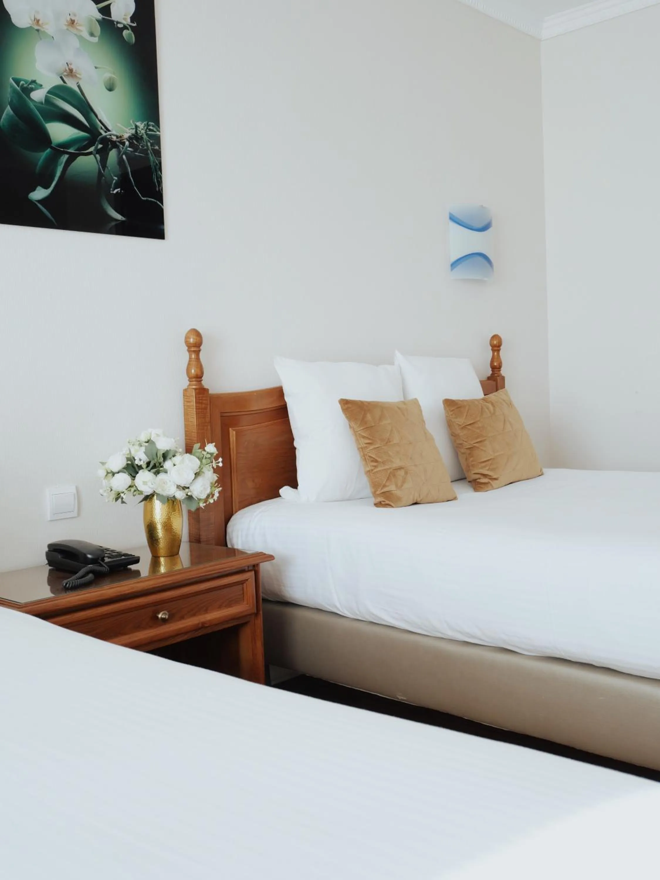 Bedroom, Bed in Logis Le Clos Deauville Saint Gatien