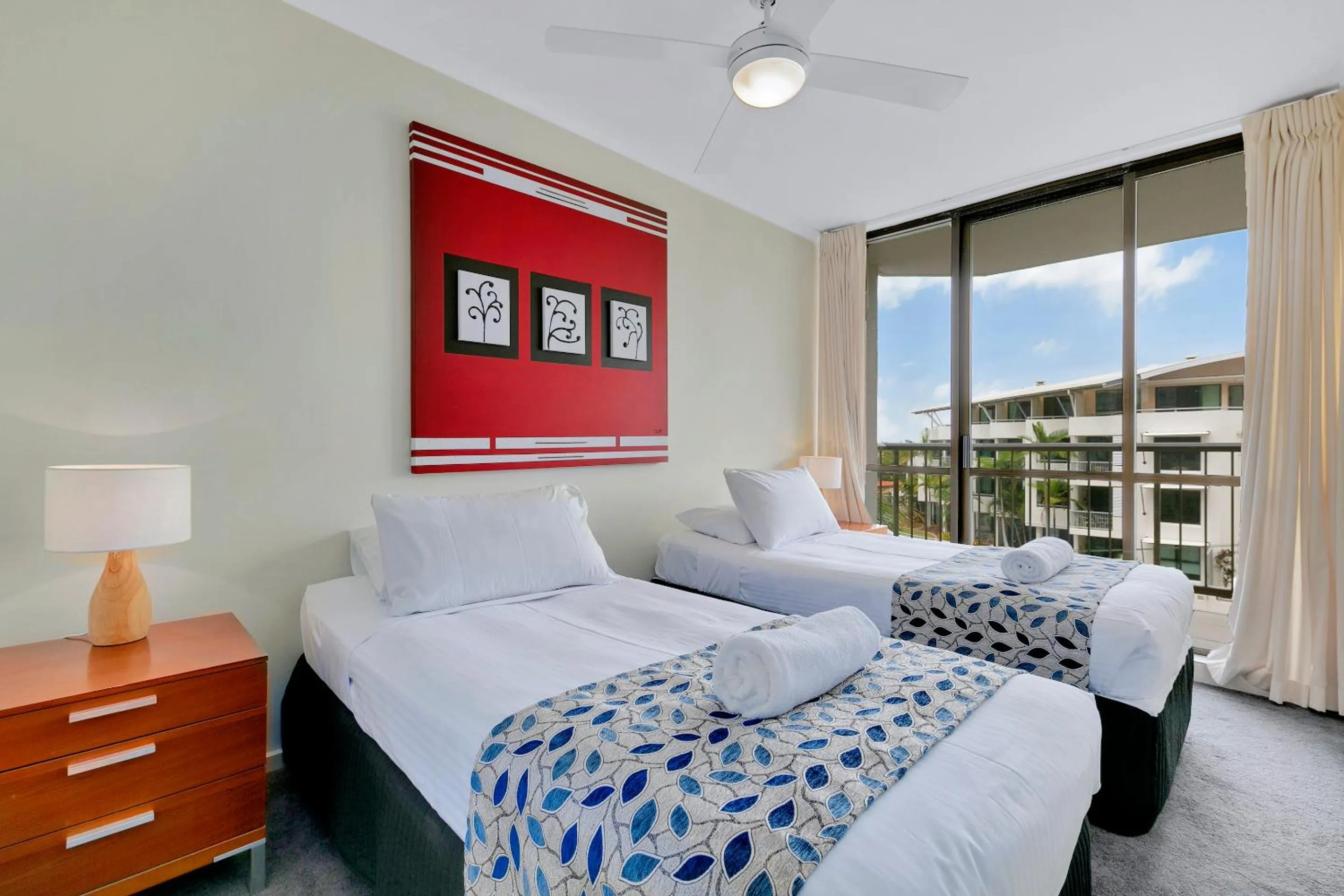 Balcony/Terrace, Bed in Seaview Resort