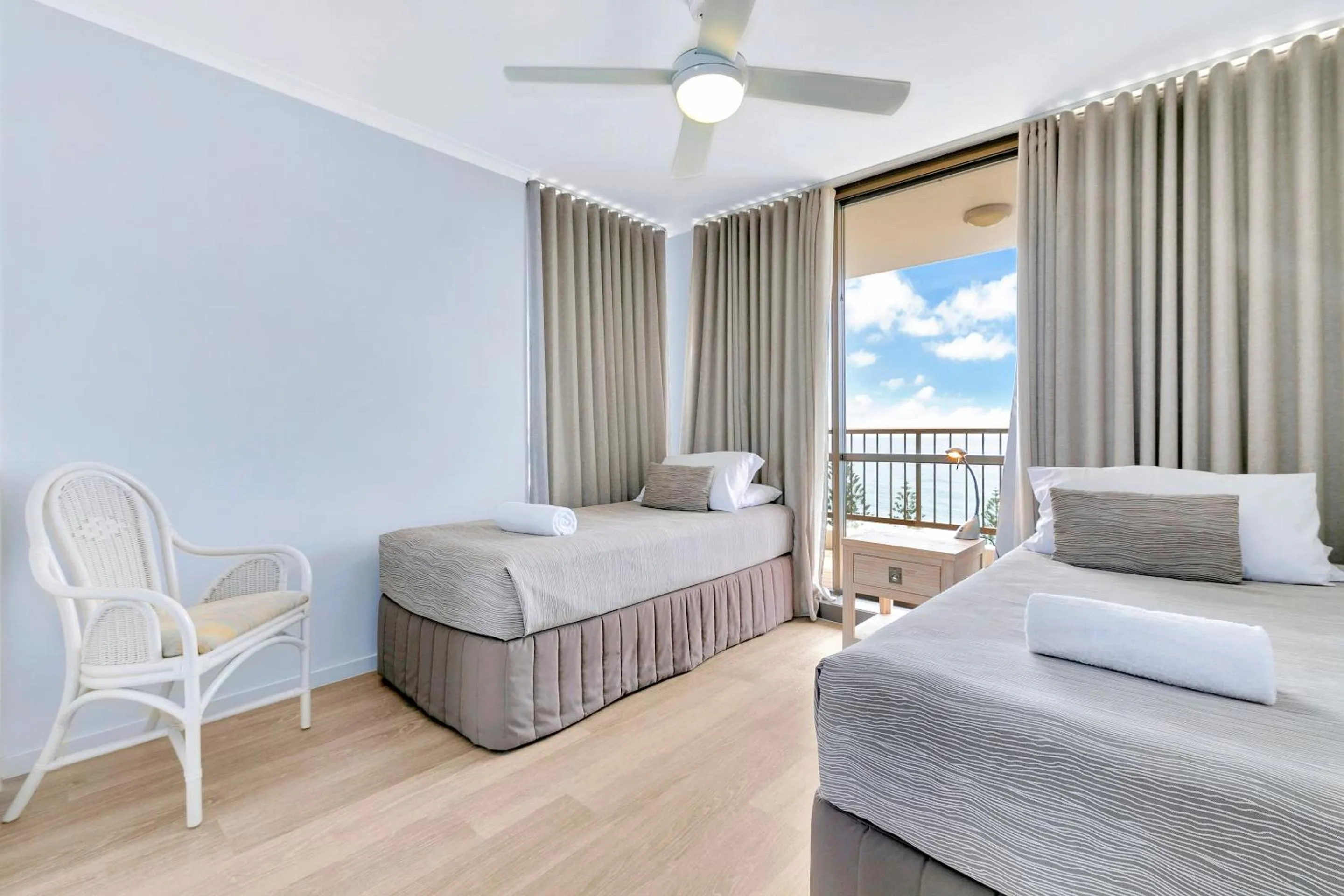 Balcony/Terrace, Bed in Seaview Resort