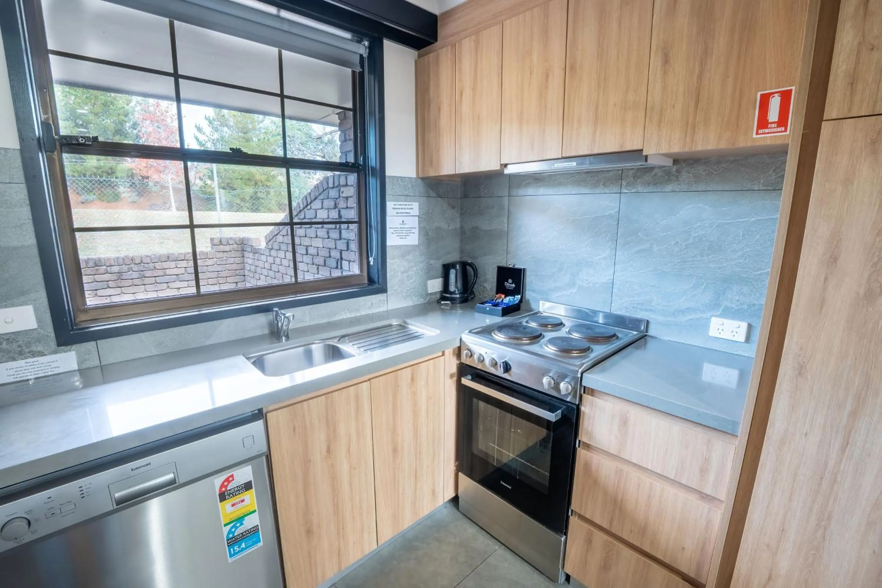 Coffee/tea facilities in Olde Tudor Hotel