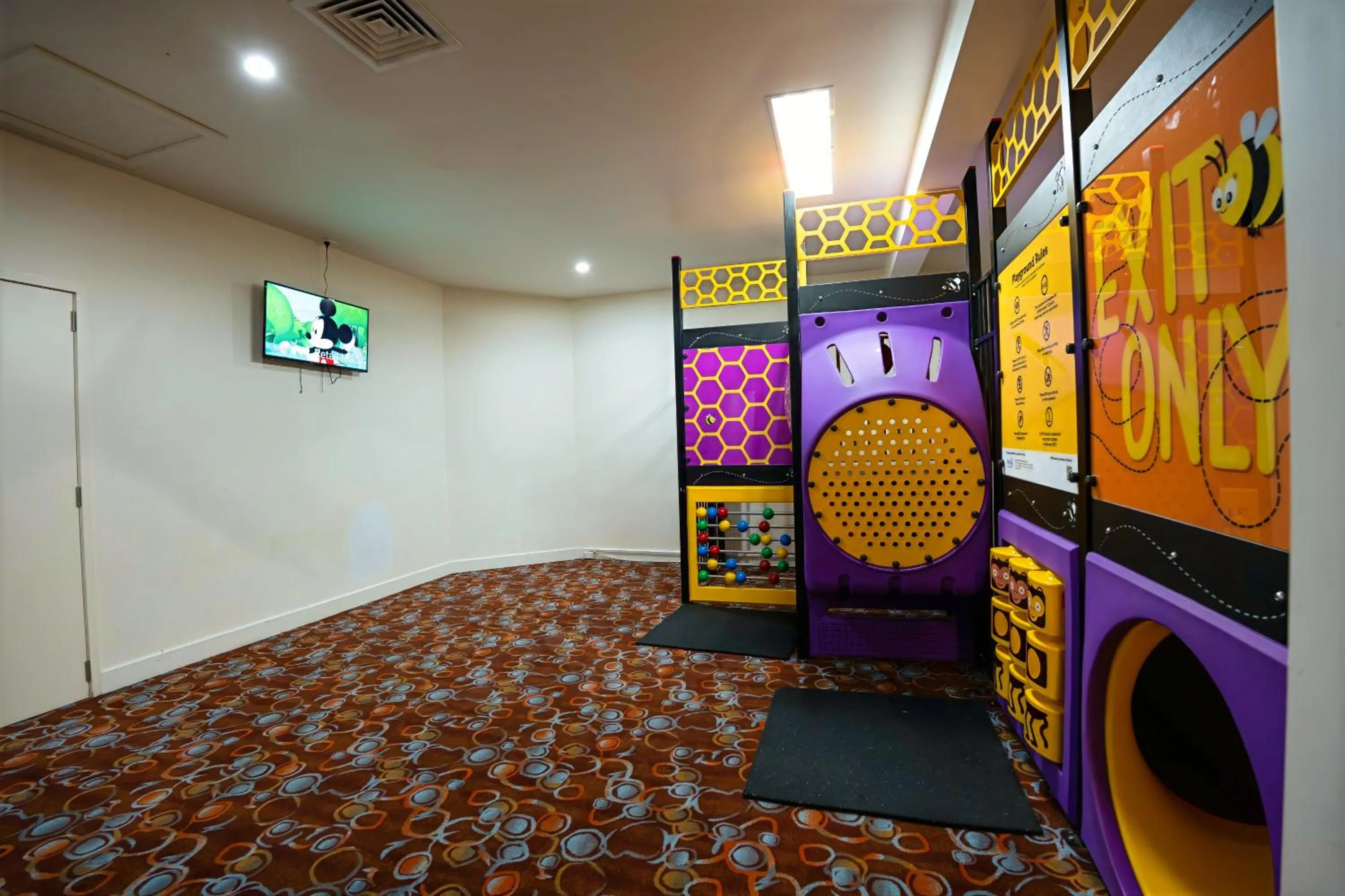 Children play ground in Olde Tudor Hotel