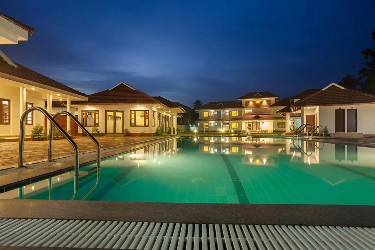 Swimming pool in Le Coffee Resort