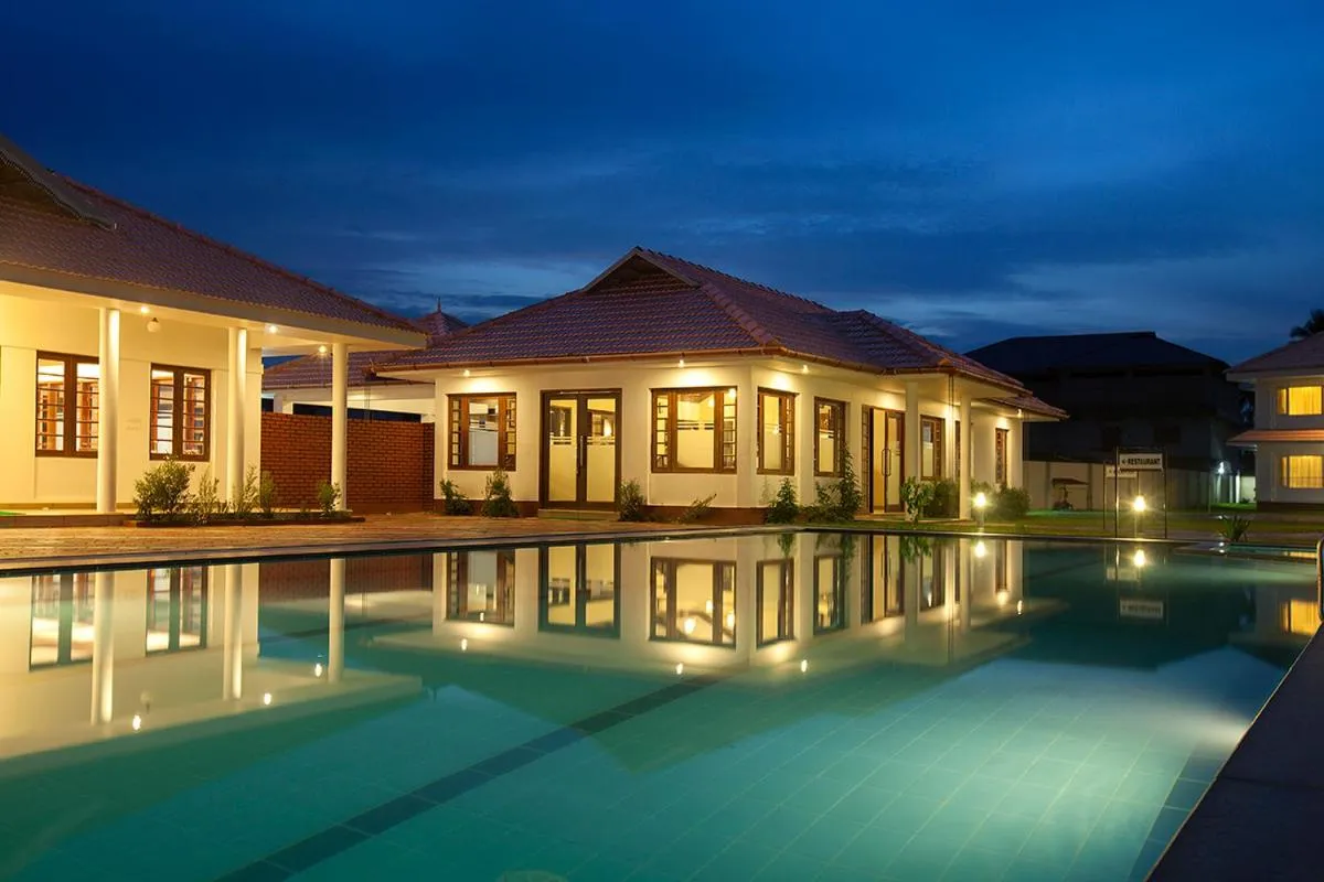 Swimming pool in Le Coffee Resort