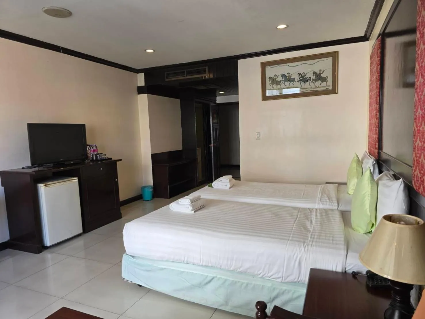 Bed in Mike Beach Resort