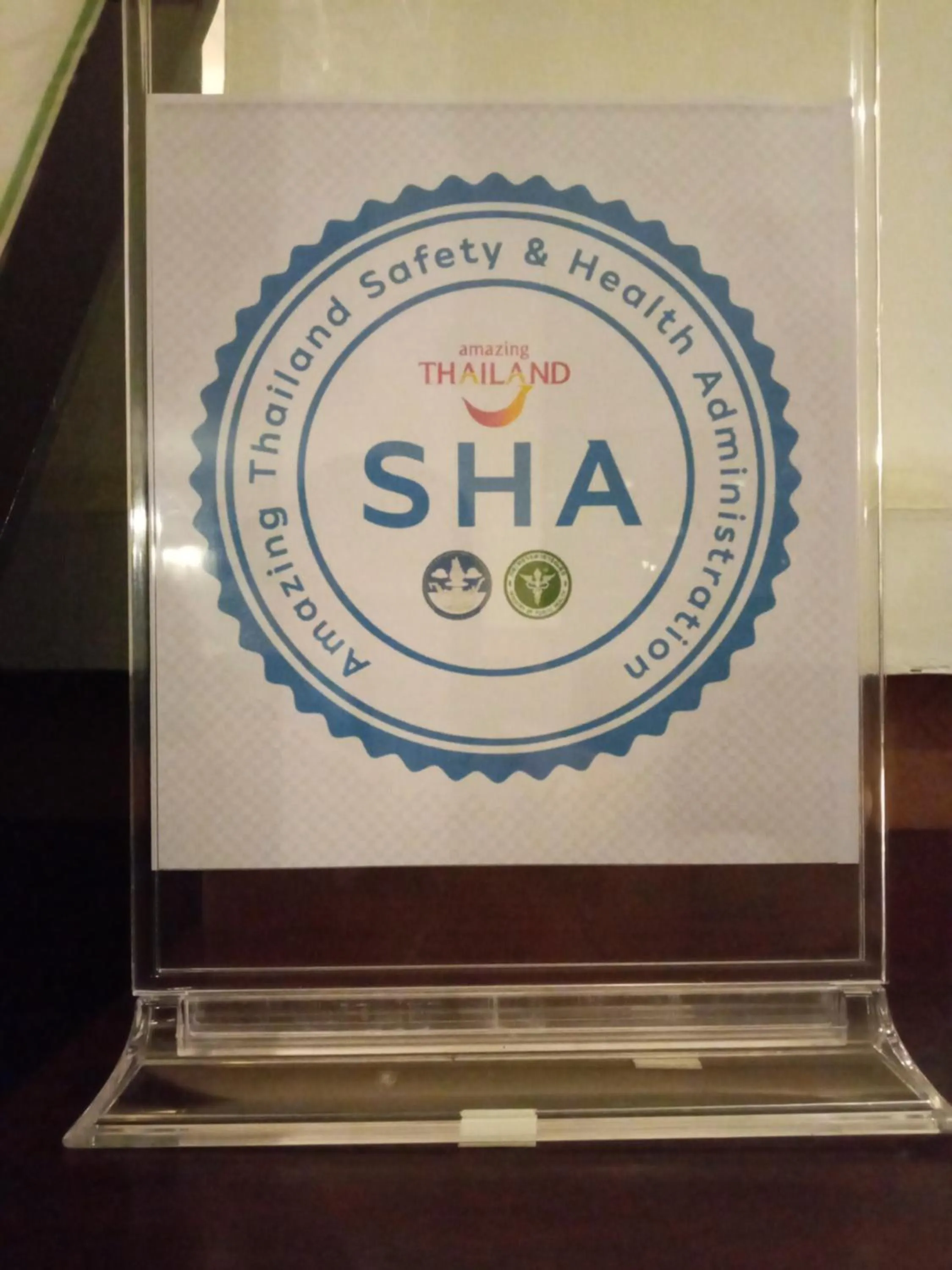 Logo/Certificate/Sign in Mike Beach Resort