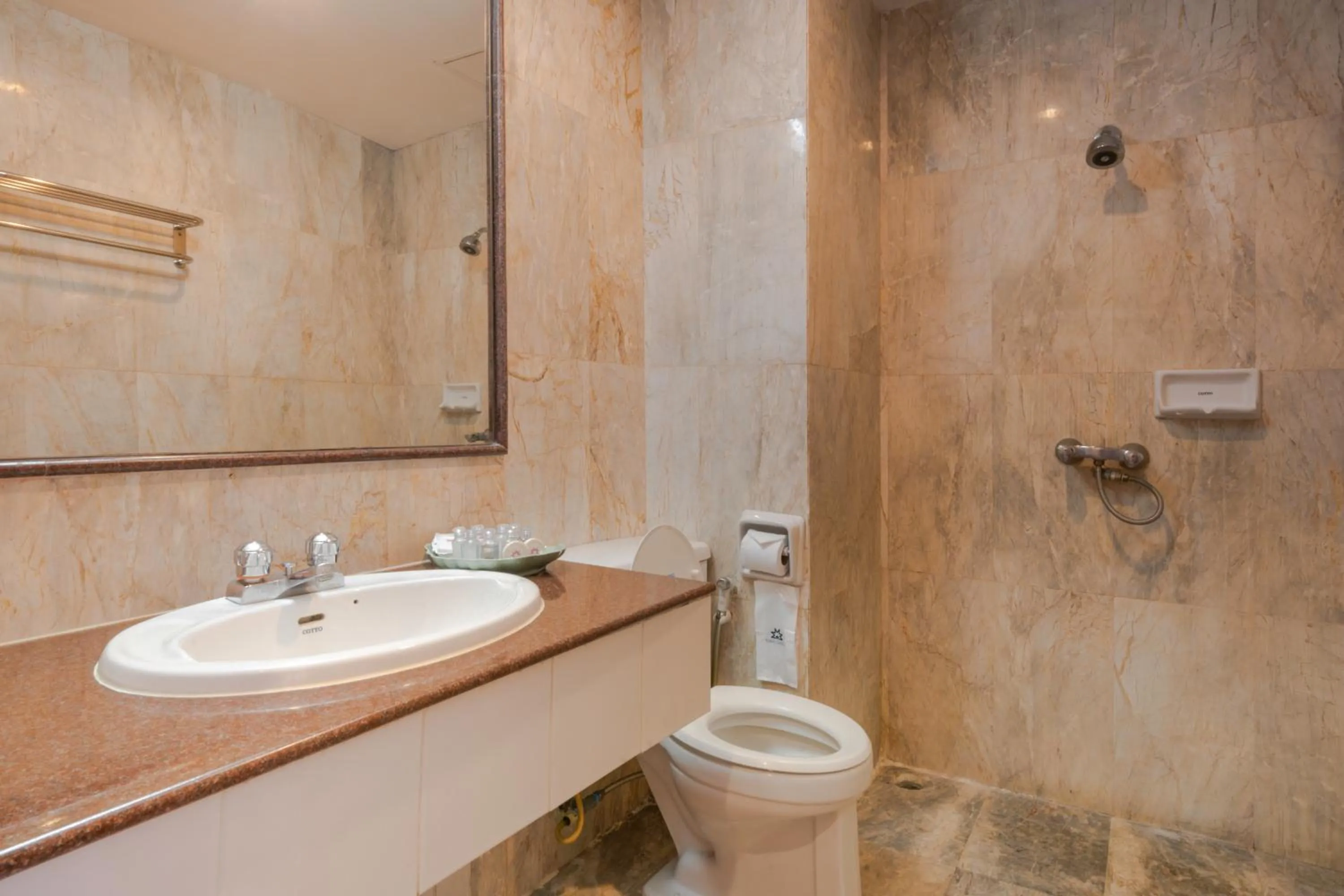 Bathroom in Mike Beach Resort