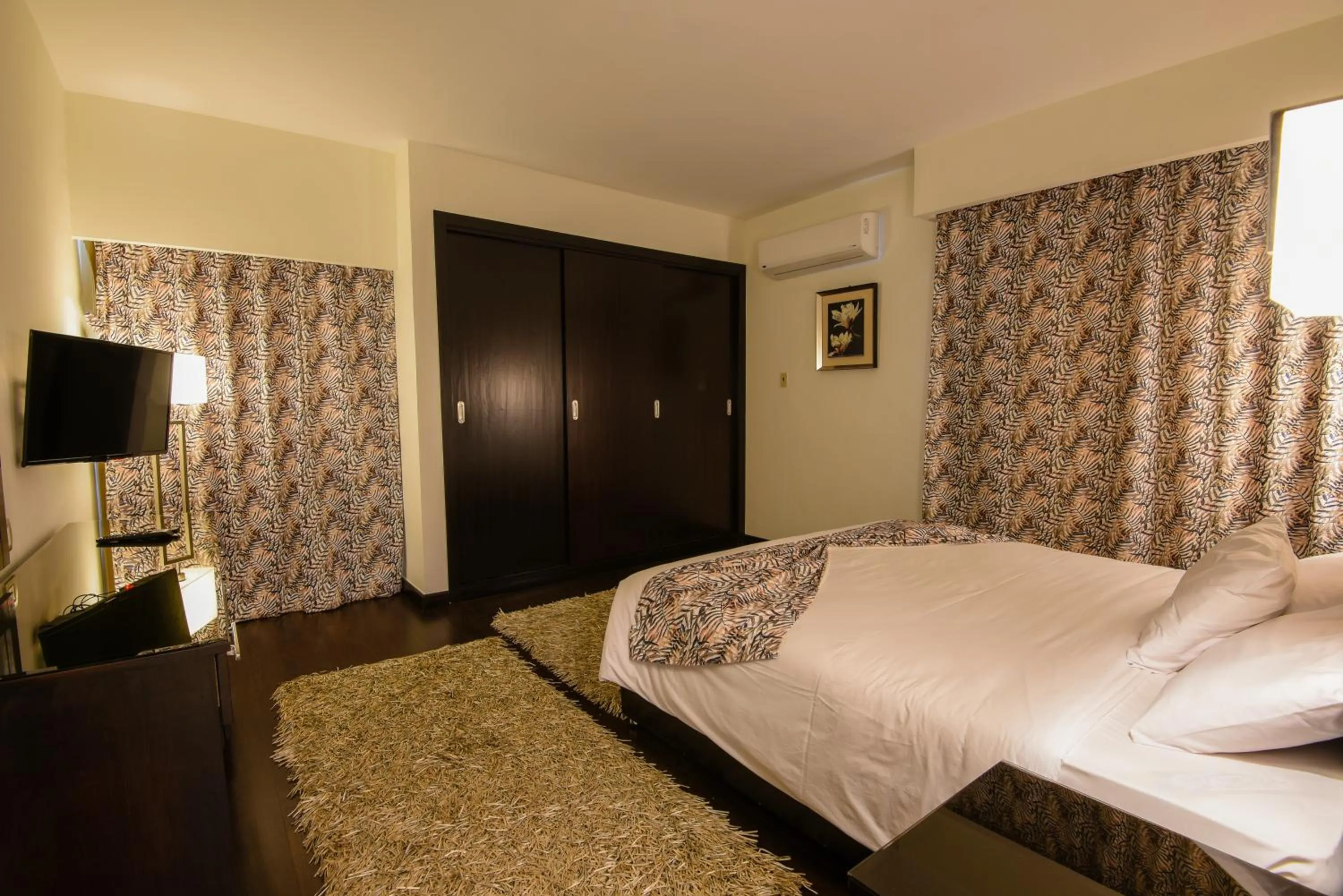 Property building, Bed in Royal Maadi Hotel