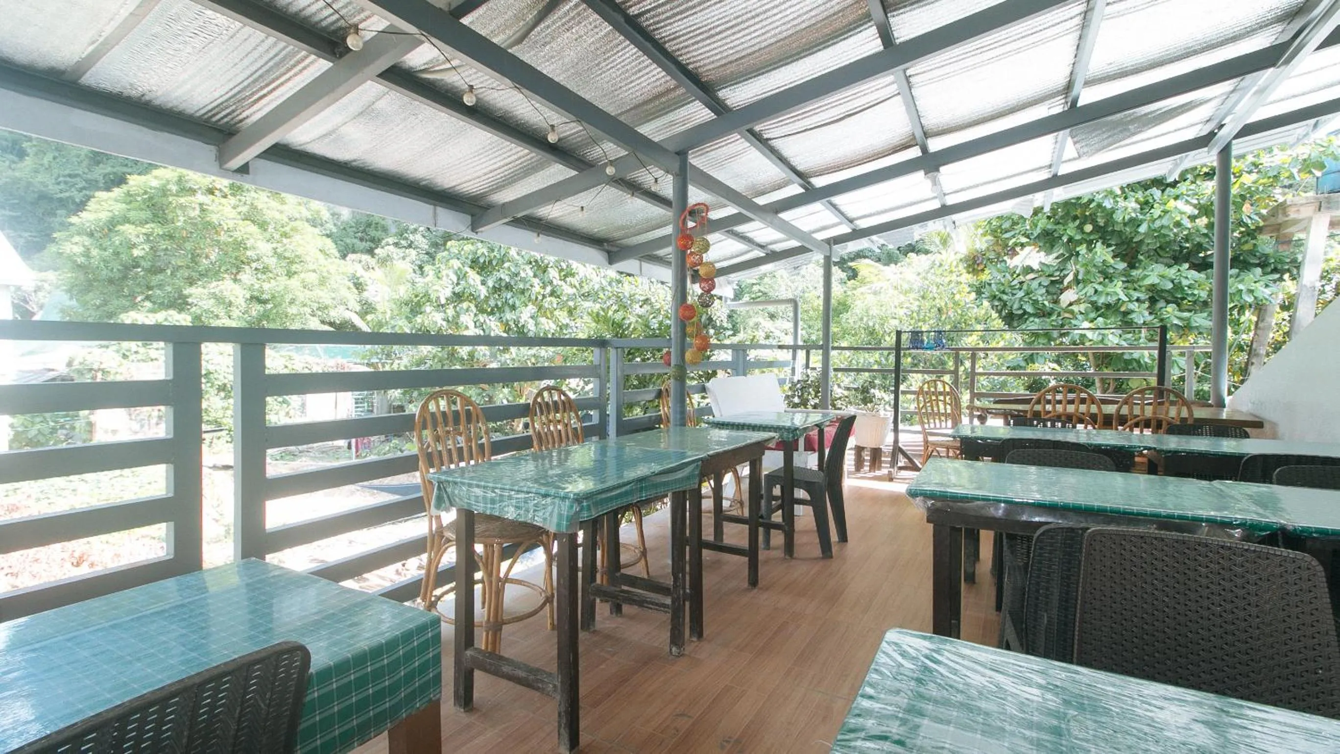Restaurant/places to eat in RedDoorz at Bunakidz Lodge El Nido Palawan