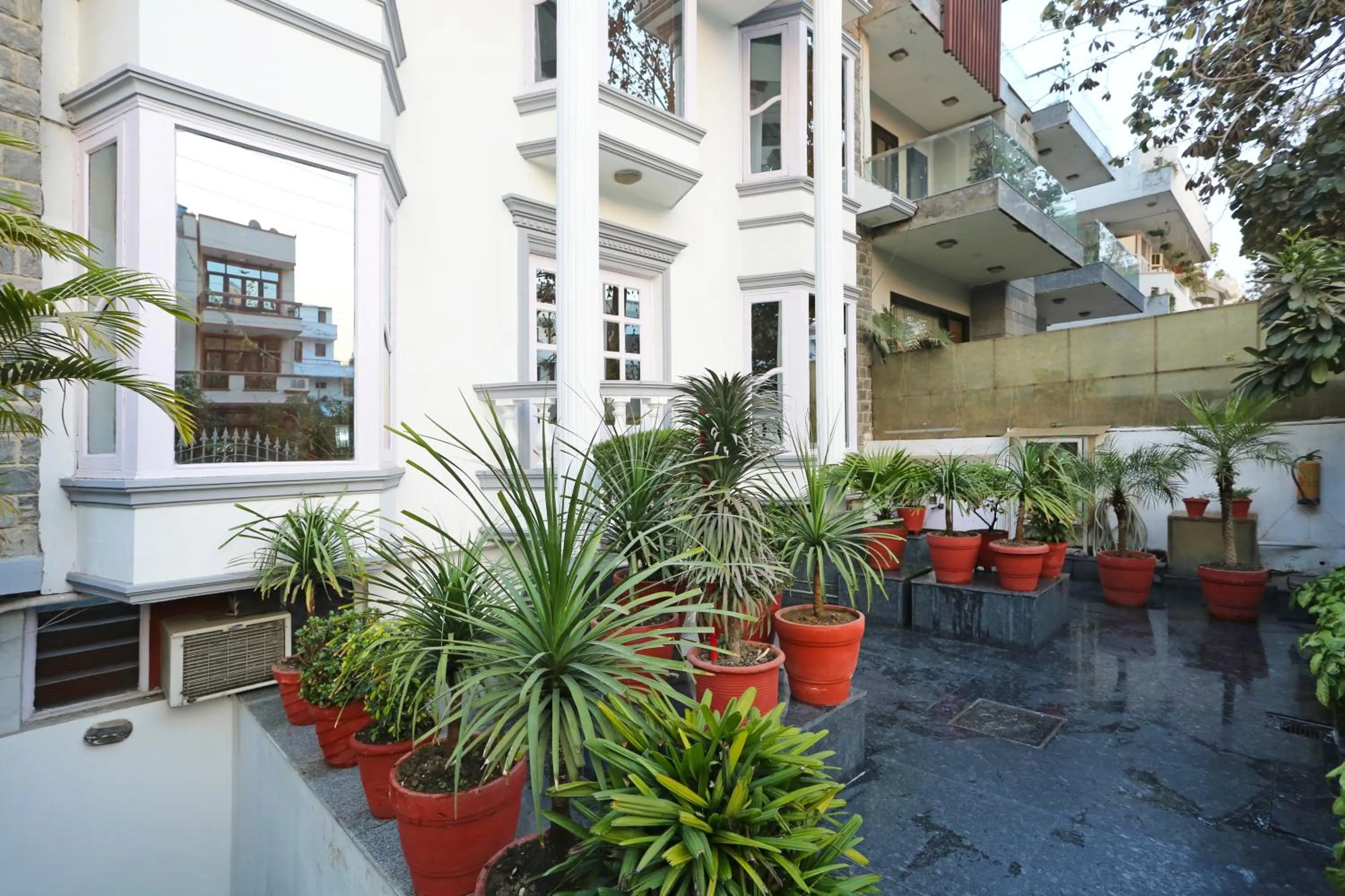 Hotel Windsor Castle Cyber City