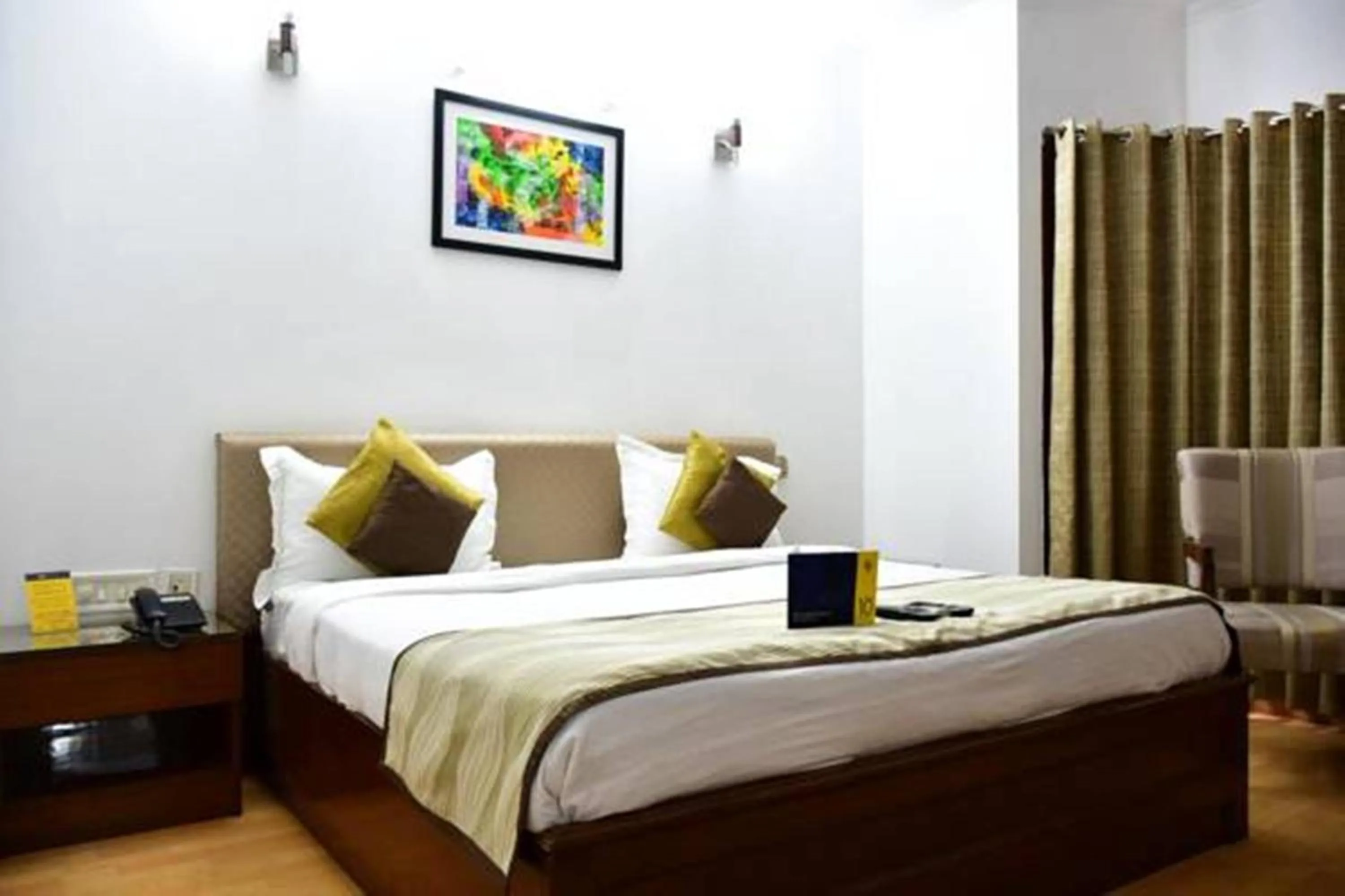 Bed in Hotel Windsor Castle Cyber City