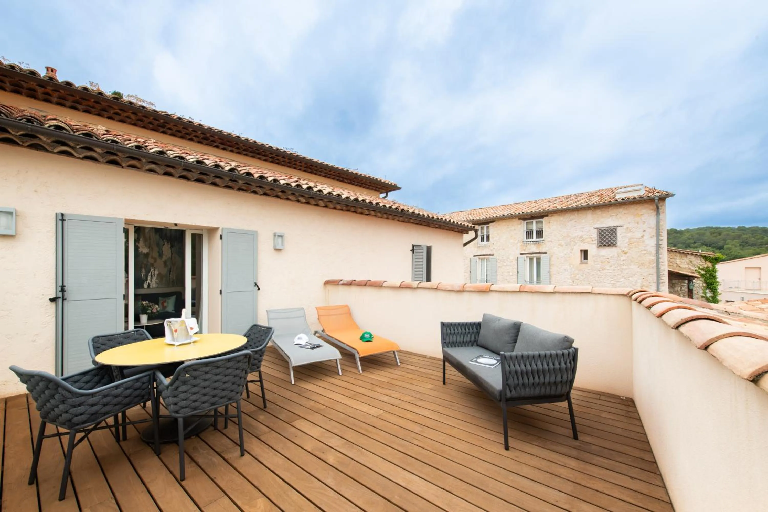 Balcony/Terrace in Hôtel Golf & Spa Château de la Bégude The Originals Collection