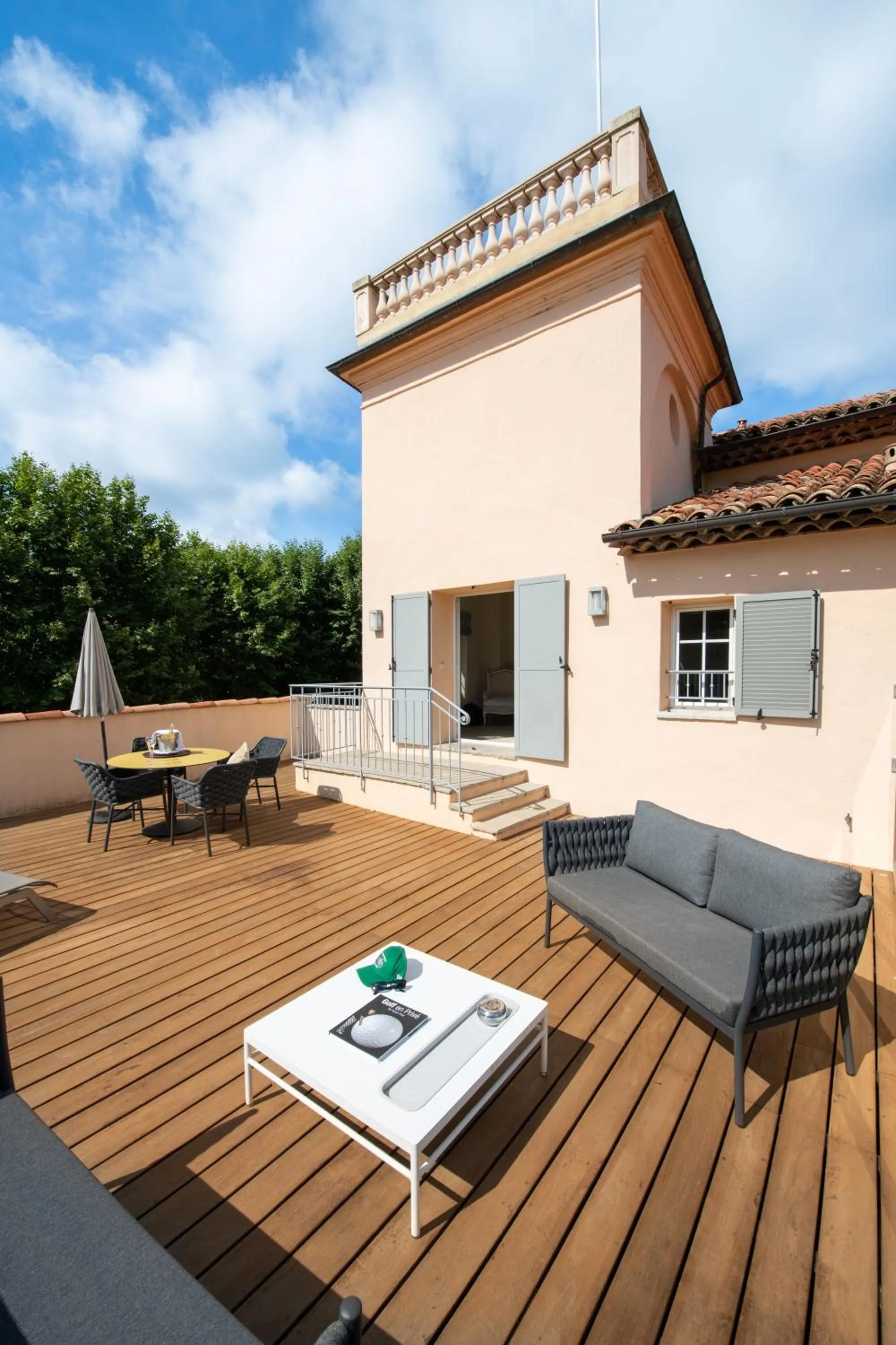 Balcony/Terrace in Hôtel Golf & Spa Château de la Bégude The Originals Collection