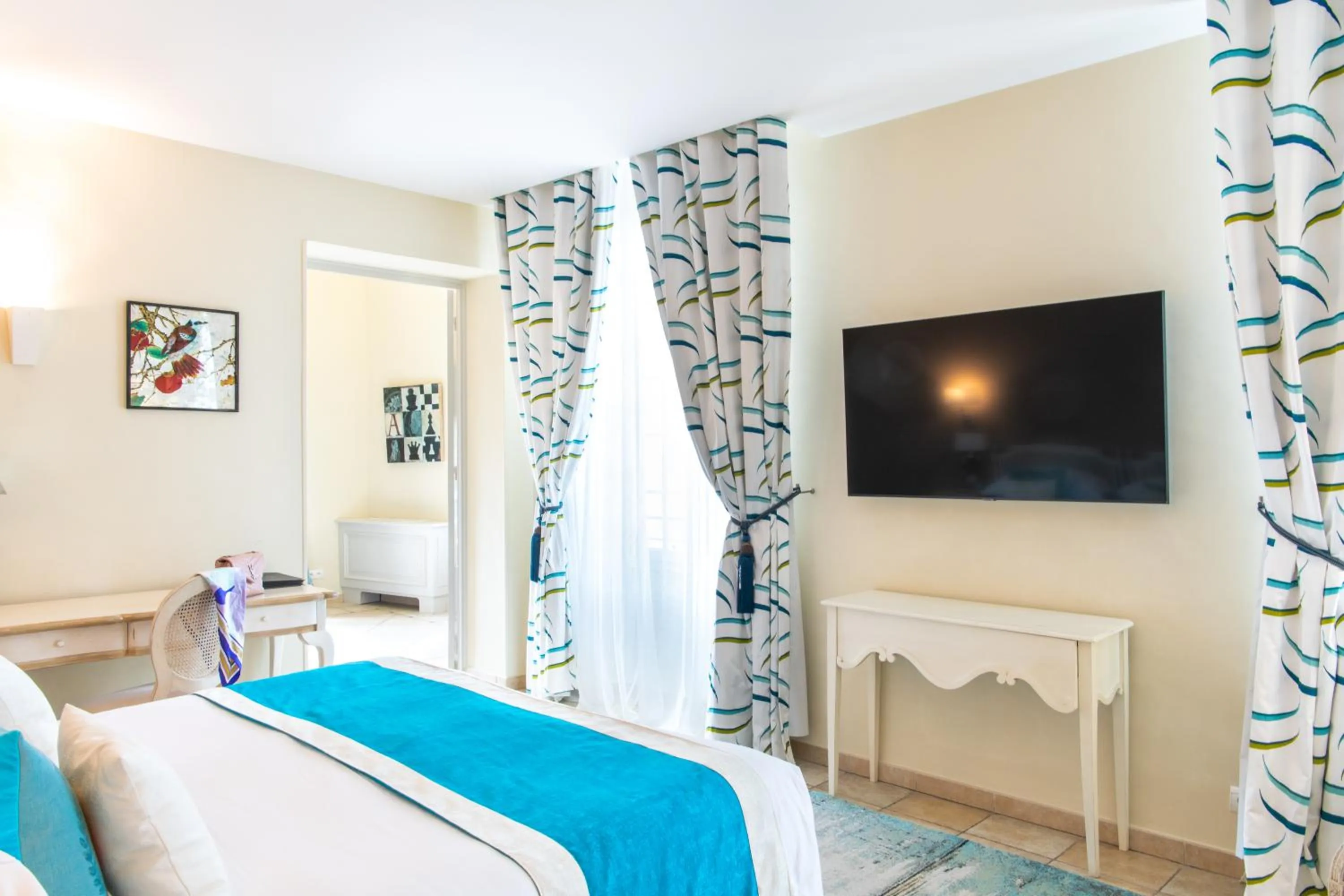 Bedroom, Bed in Hôtel Golf & Spa Château de la Bégude The Originals Collection