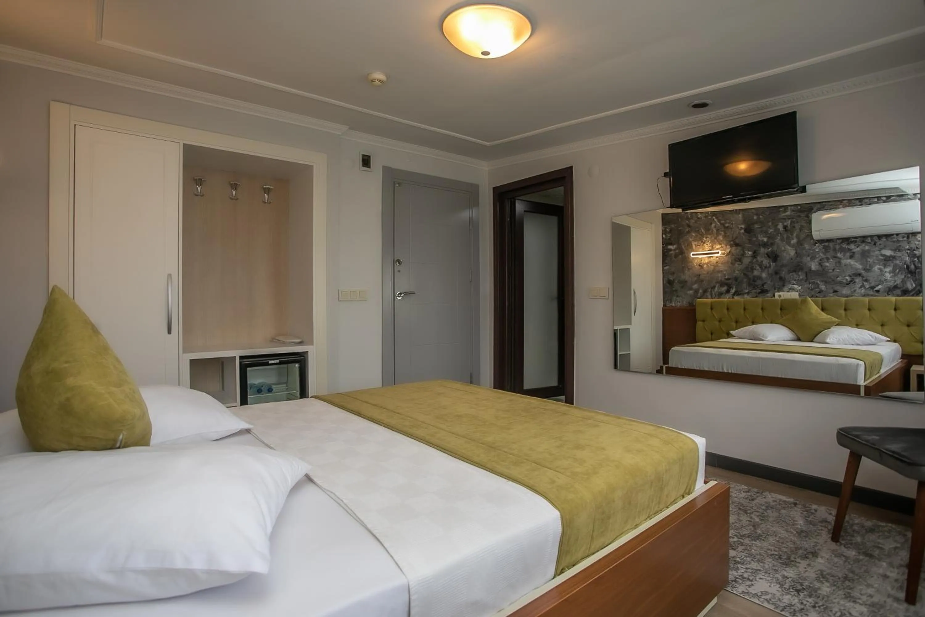 Massage, Bed in Hotel Pera Capitol