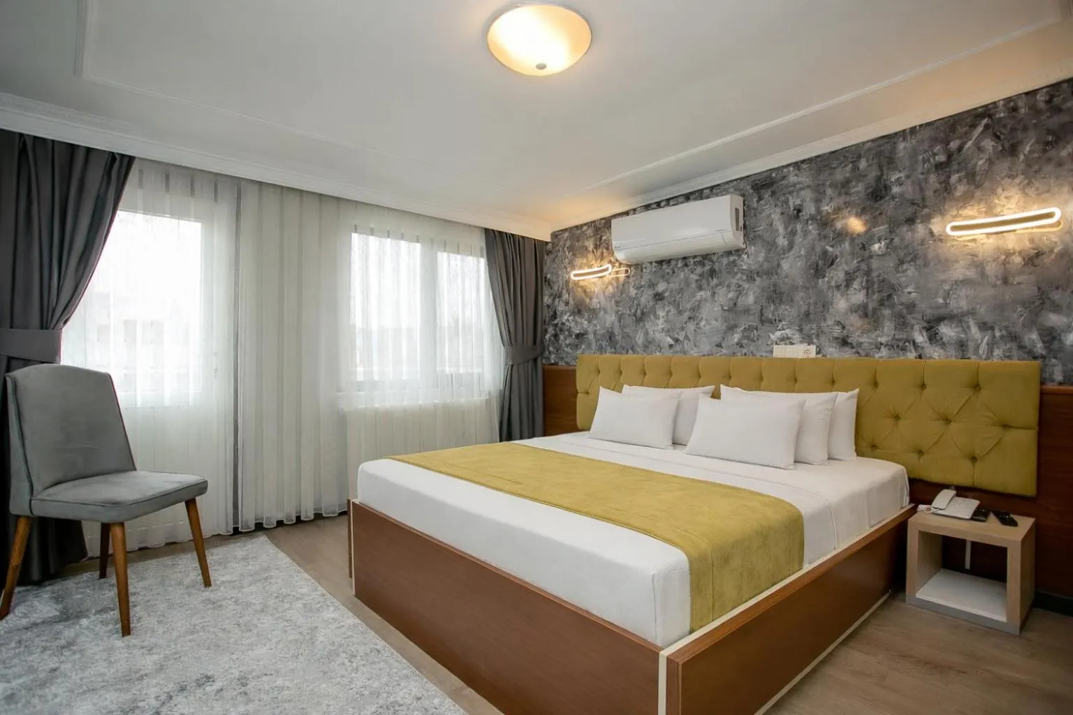 Bed in Hotel Pera Capitol - Taksim & İstiklal