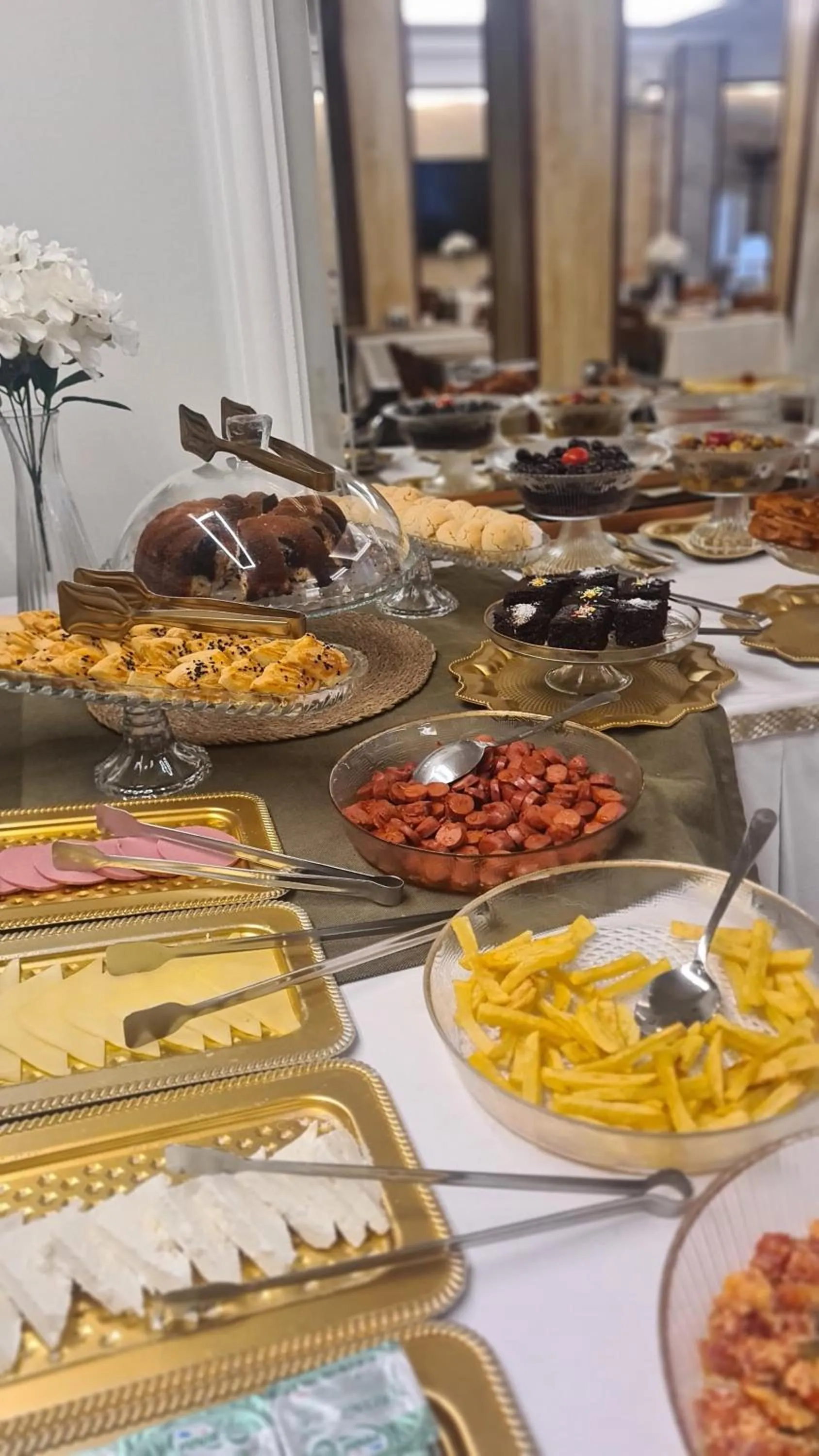 Breakfast in Hotel Pera Capitol