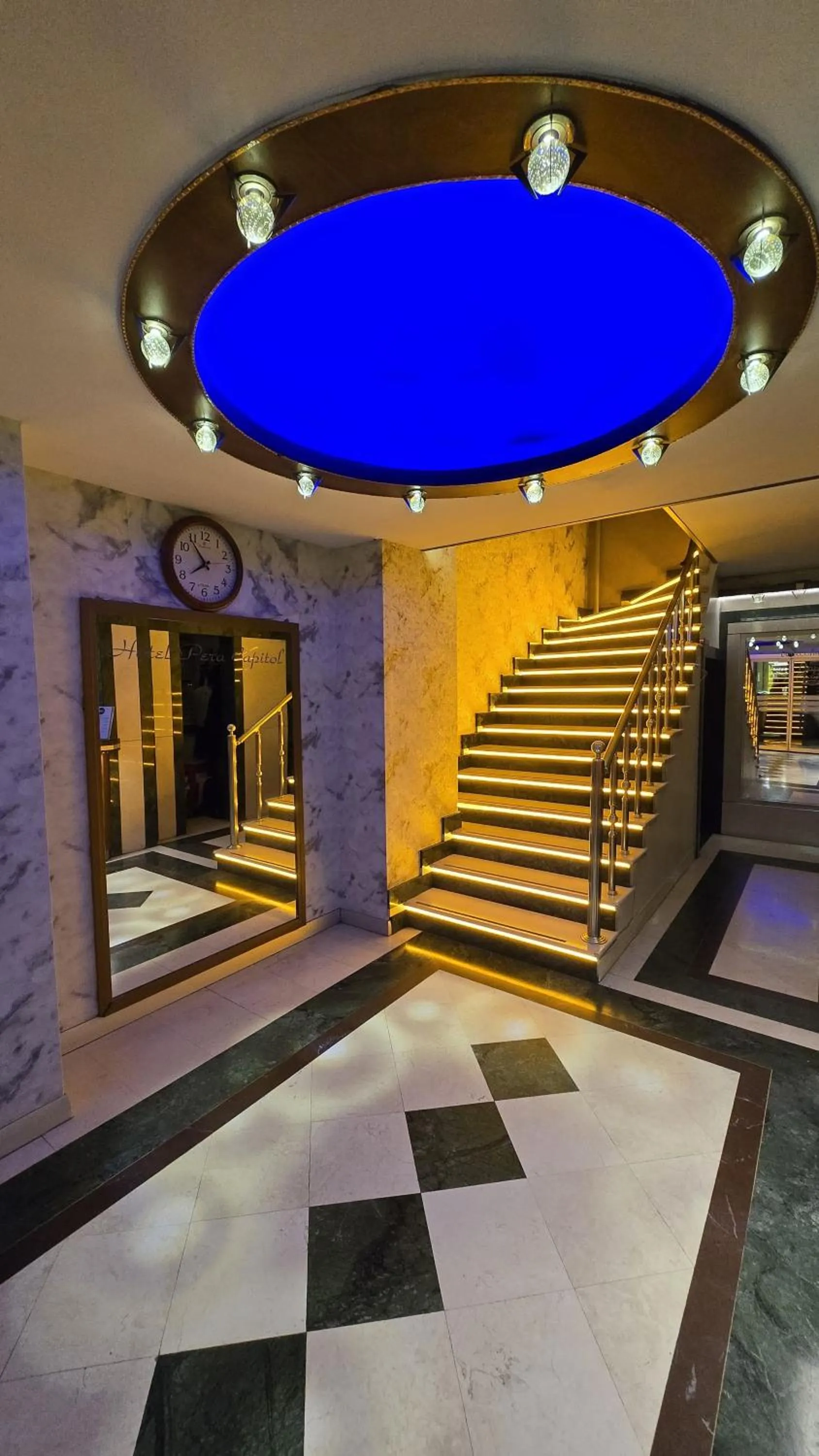 Lobby or reception in Hotel Pera Capitol