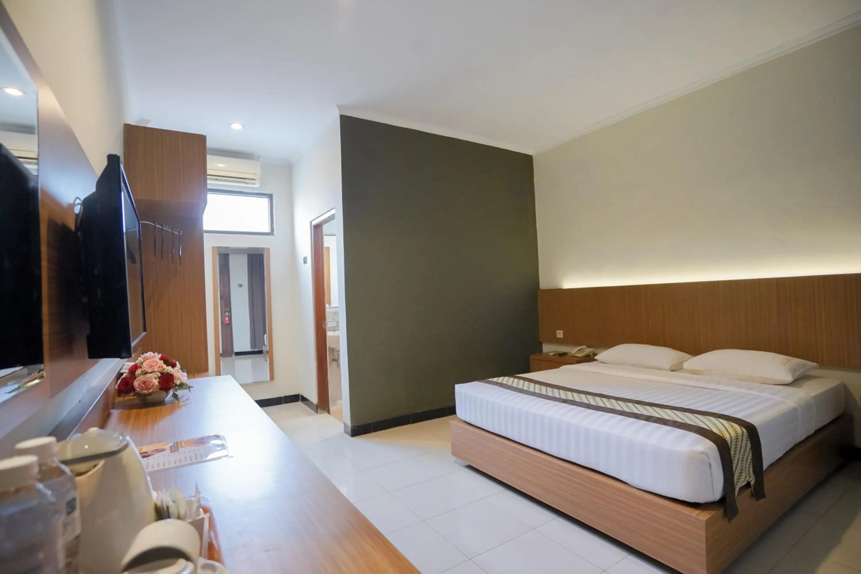 Bed in Cakra Kusuma Hotel