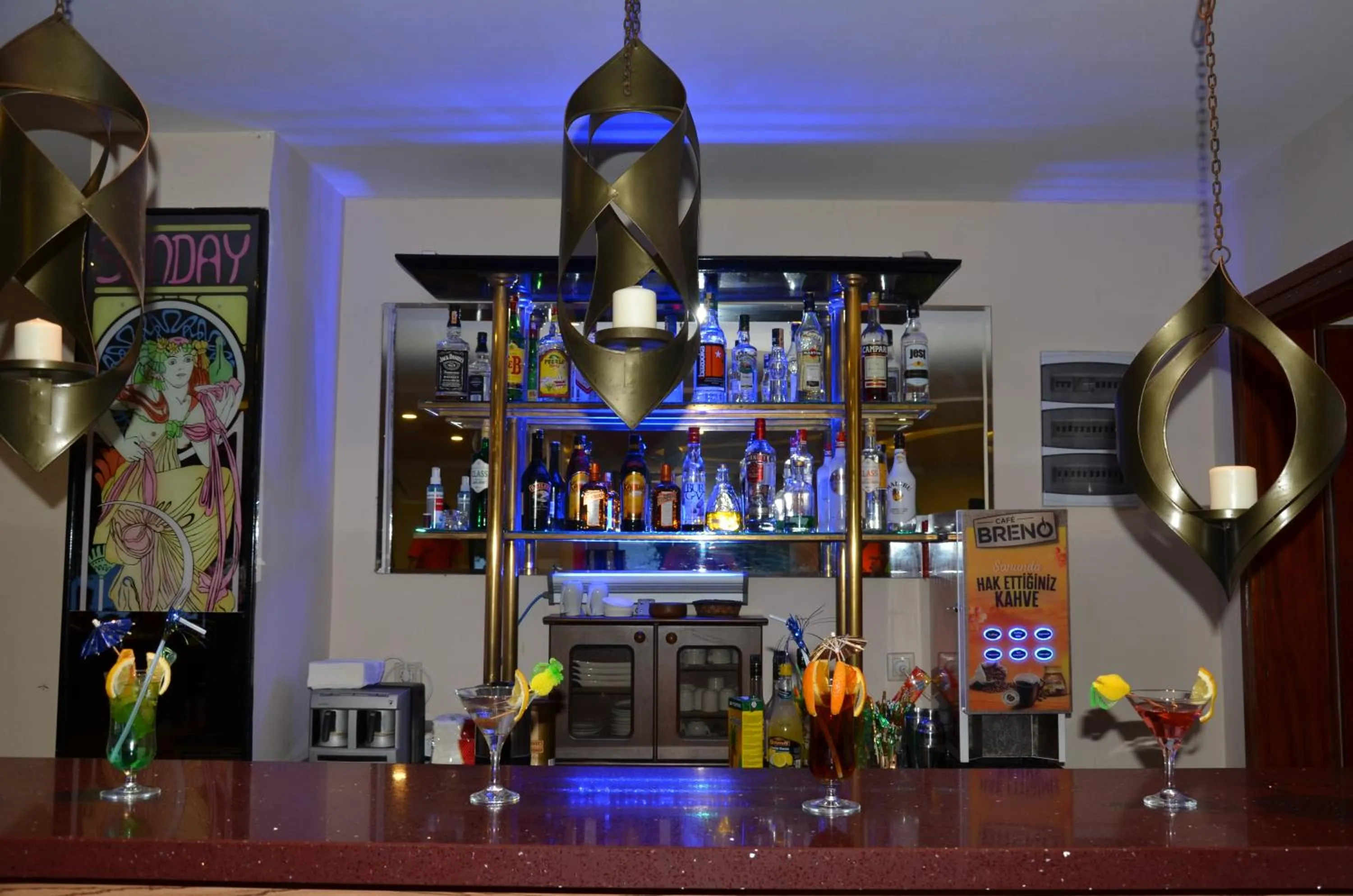 Restaurant/places to eat in Sunday Beach Hotel