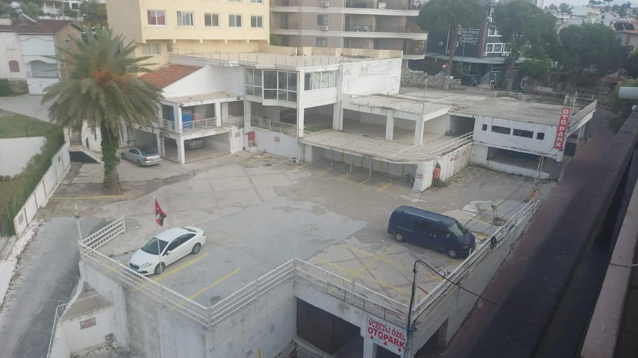 Parking in Sunday Beach Hotel