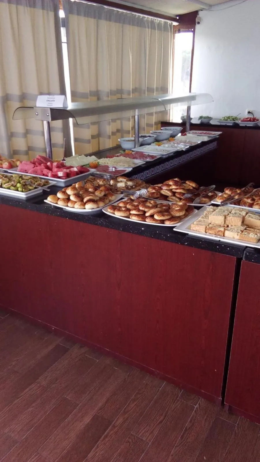 Restaurant/places to eat in Sunday Beach Hotel