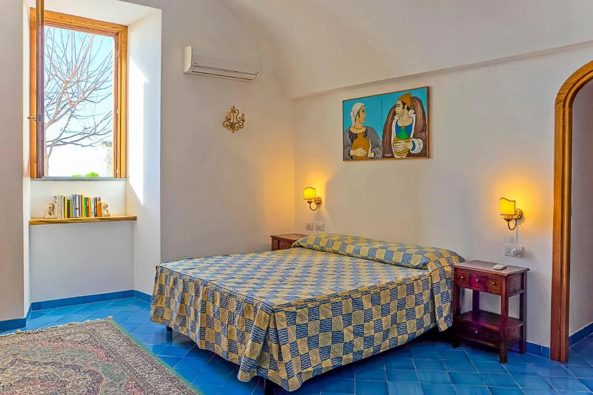 Photo of the whole room, Bed in Villa Il Frantoio and Lilmar