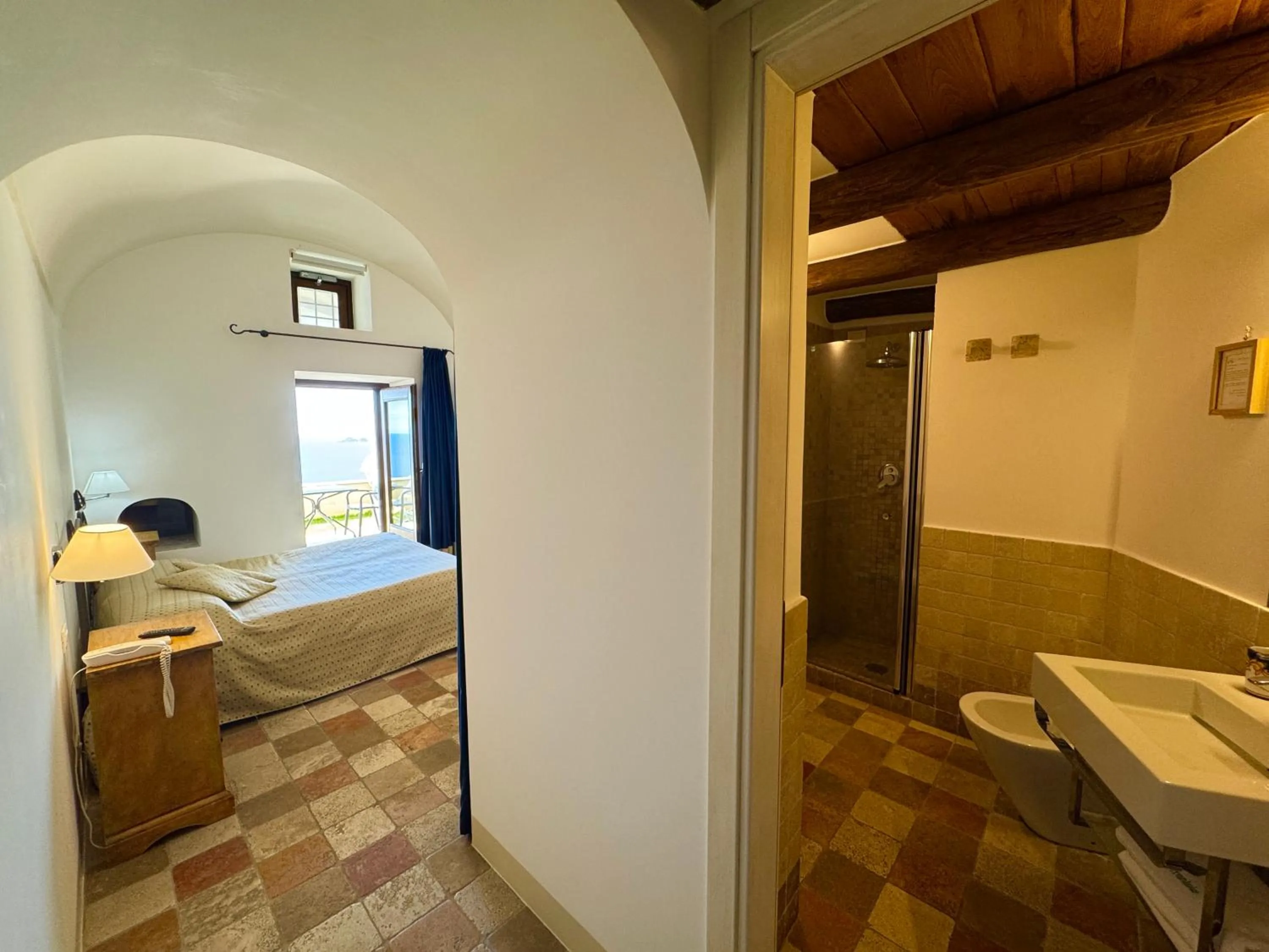 Bed in Villa Il Frantoio and Lilmar